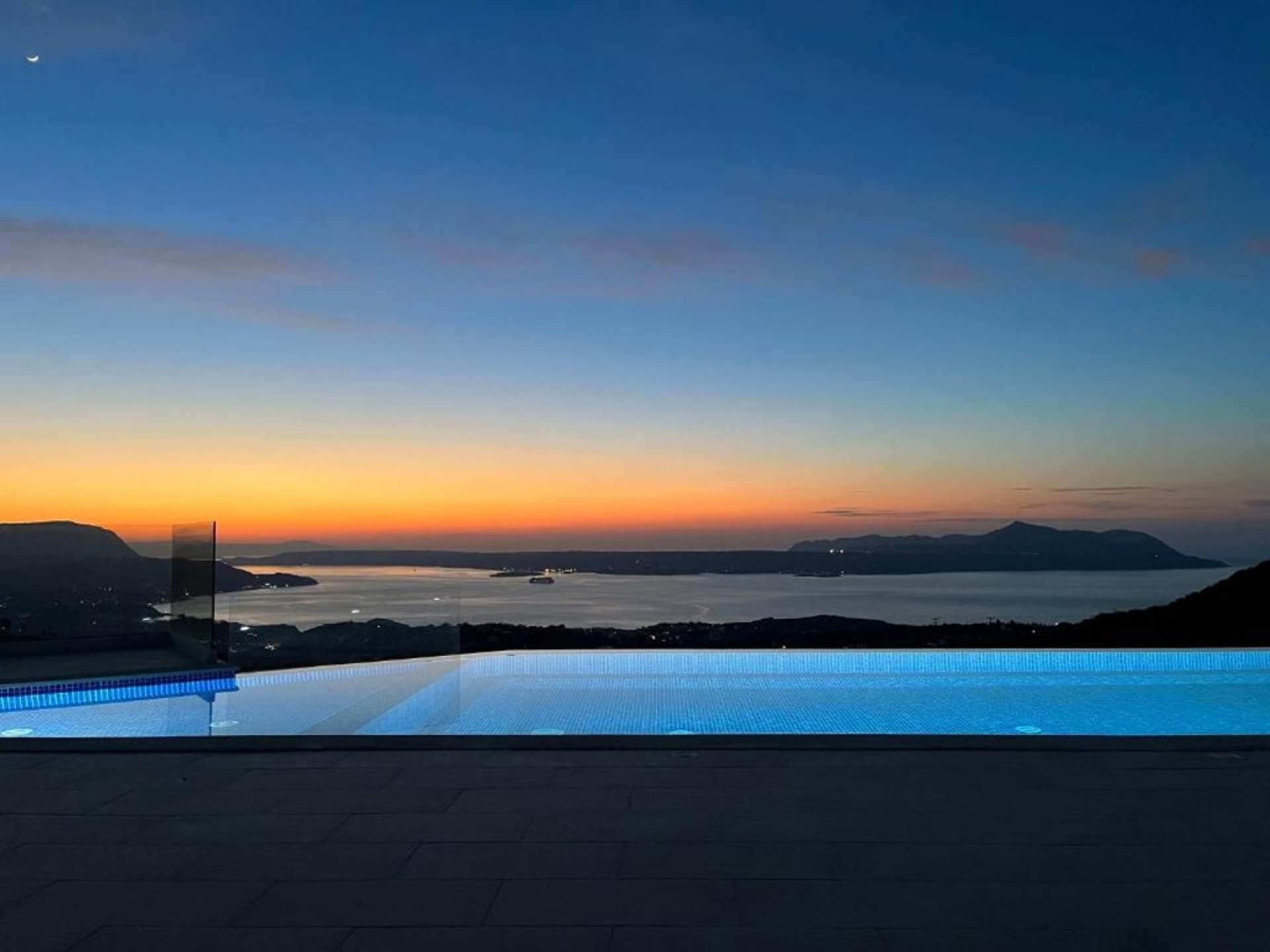 Renovated Stone Villa in Drapanos | Infinity Pool, Sea Views & Income Apartment — 4
