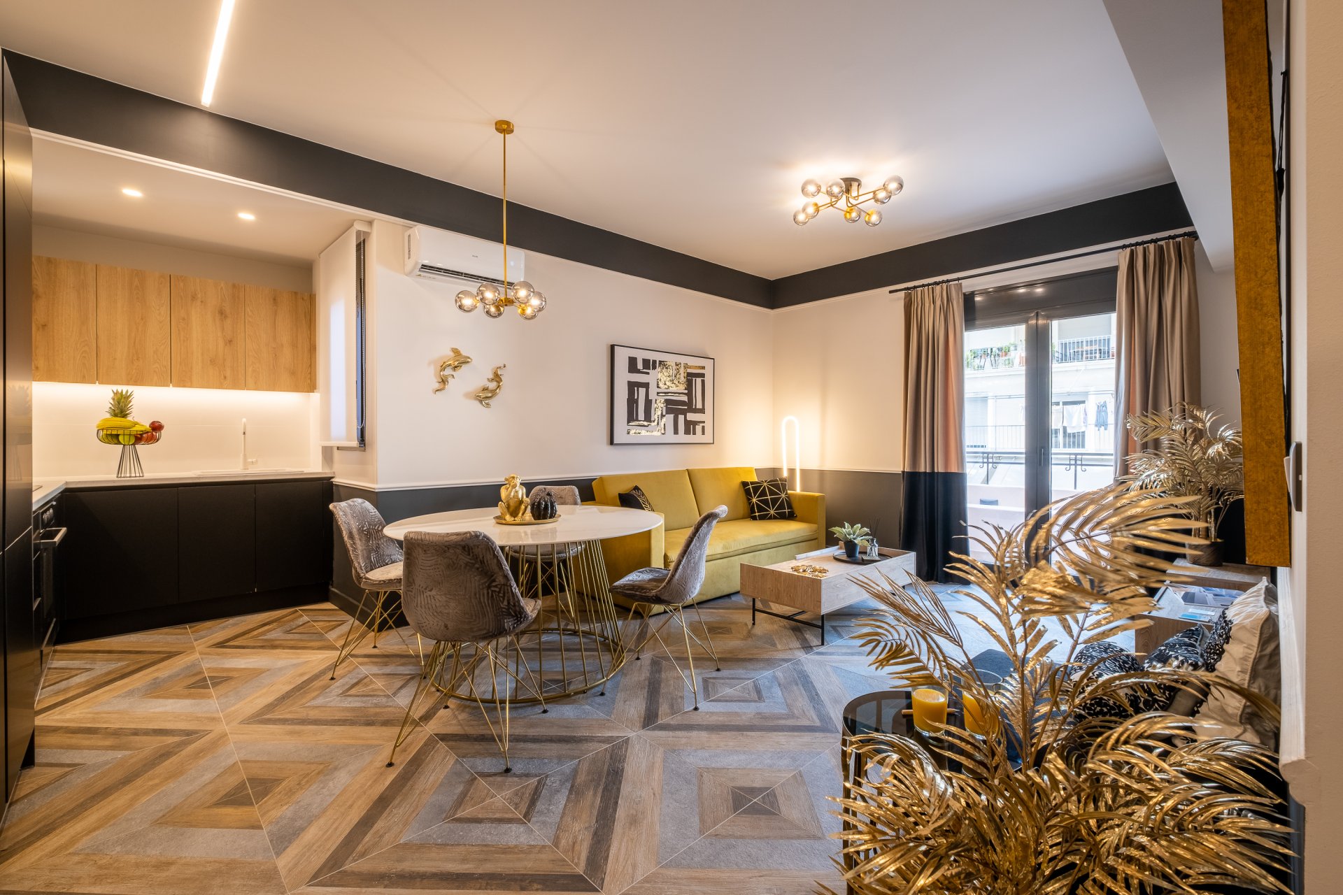 Fourth Floor Investment Property in Exarchia – High-Yield Opportunity — 1
