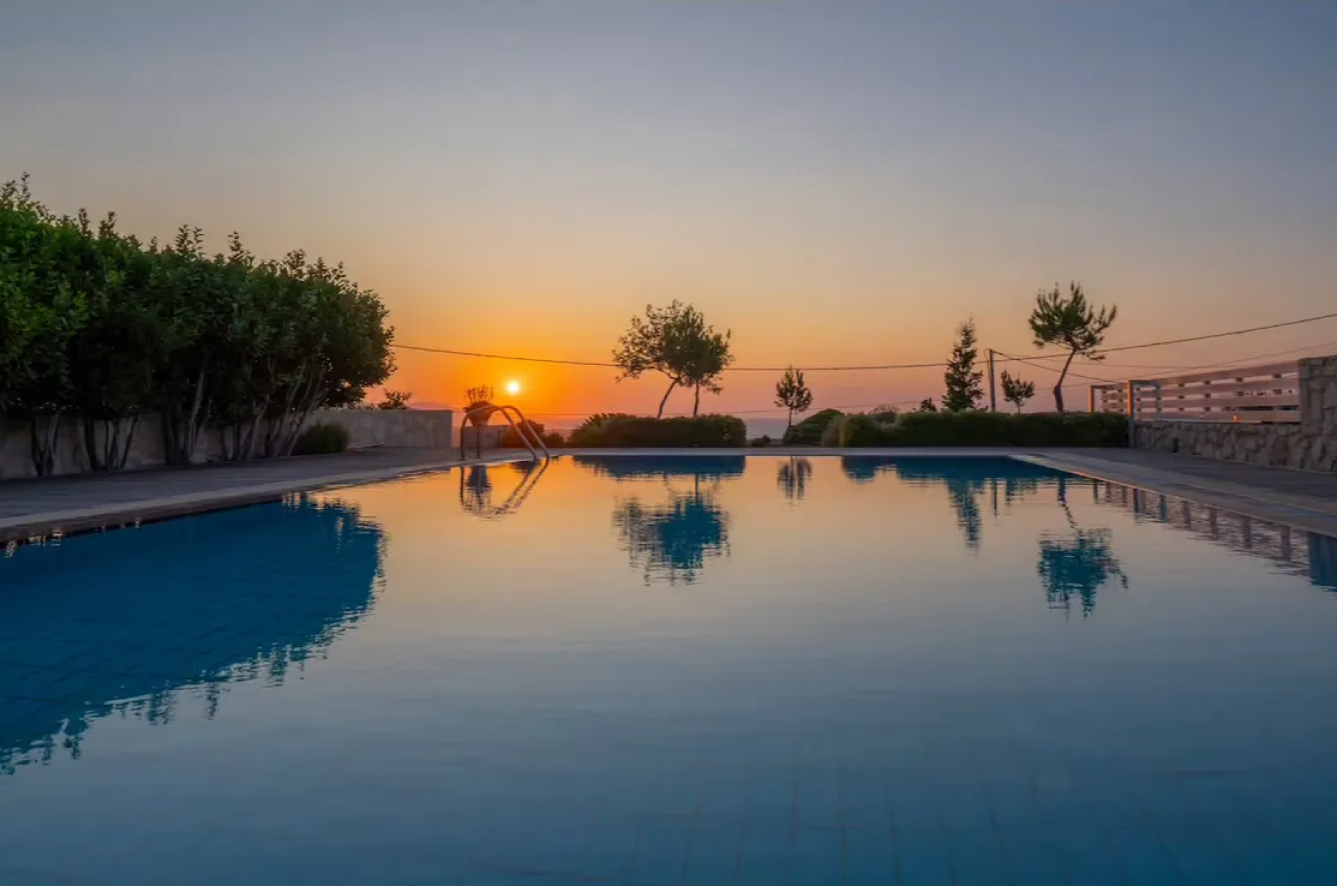 Elegant Coastal Villa with Panoramic Sea Views and Absolute Privacy — 3