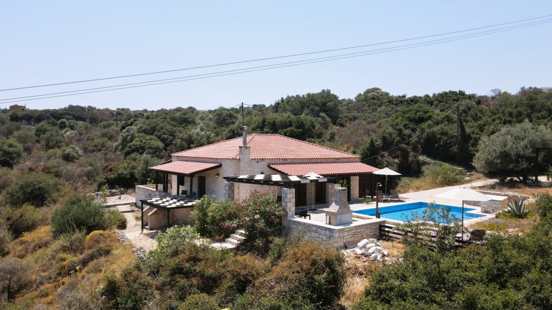 Charming Stone Bungalow with Private Pool — 3