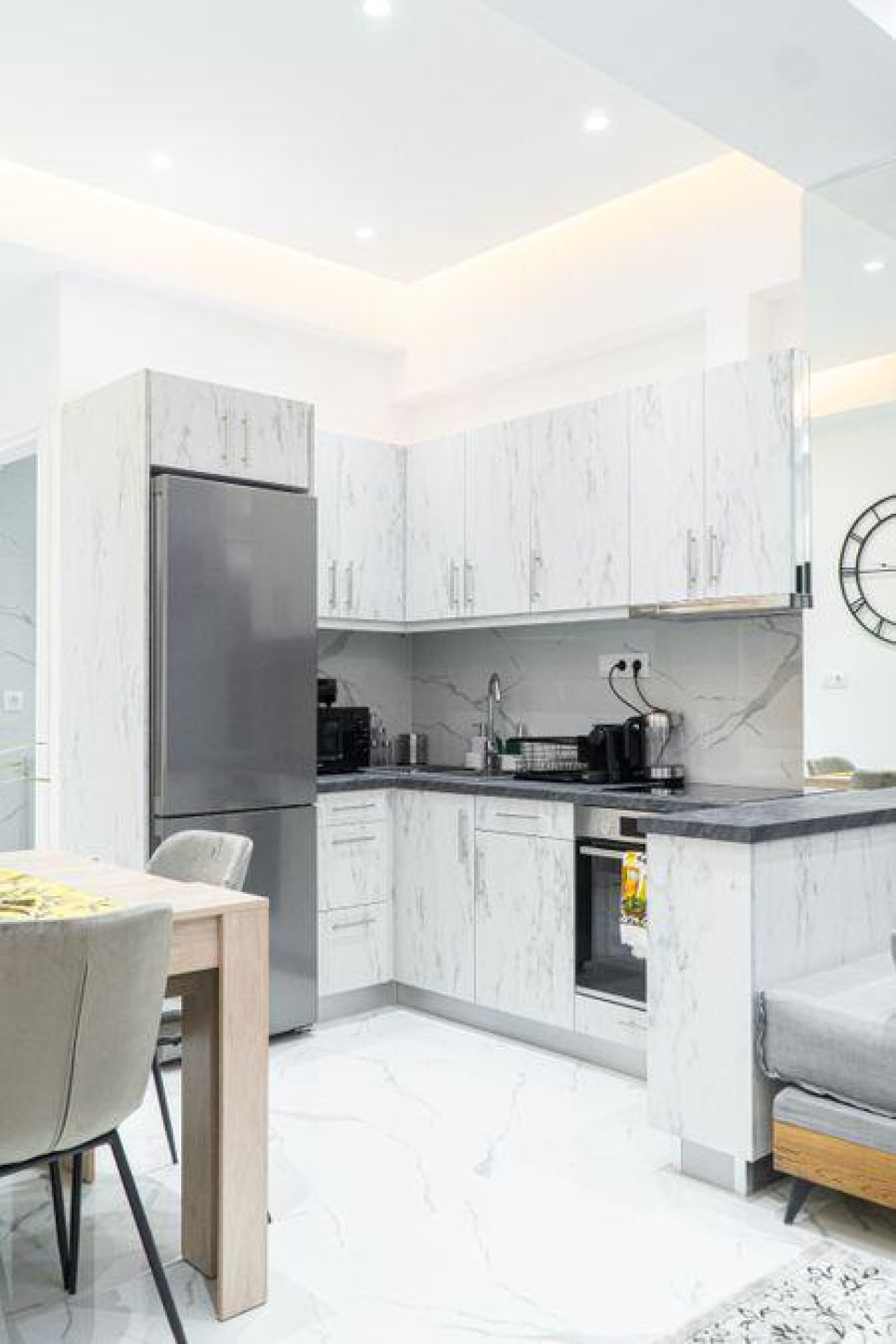 Elegant 2-Bedroom Apartment in the heart of Kolonaki — 3