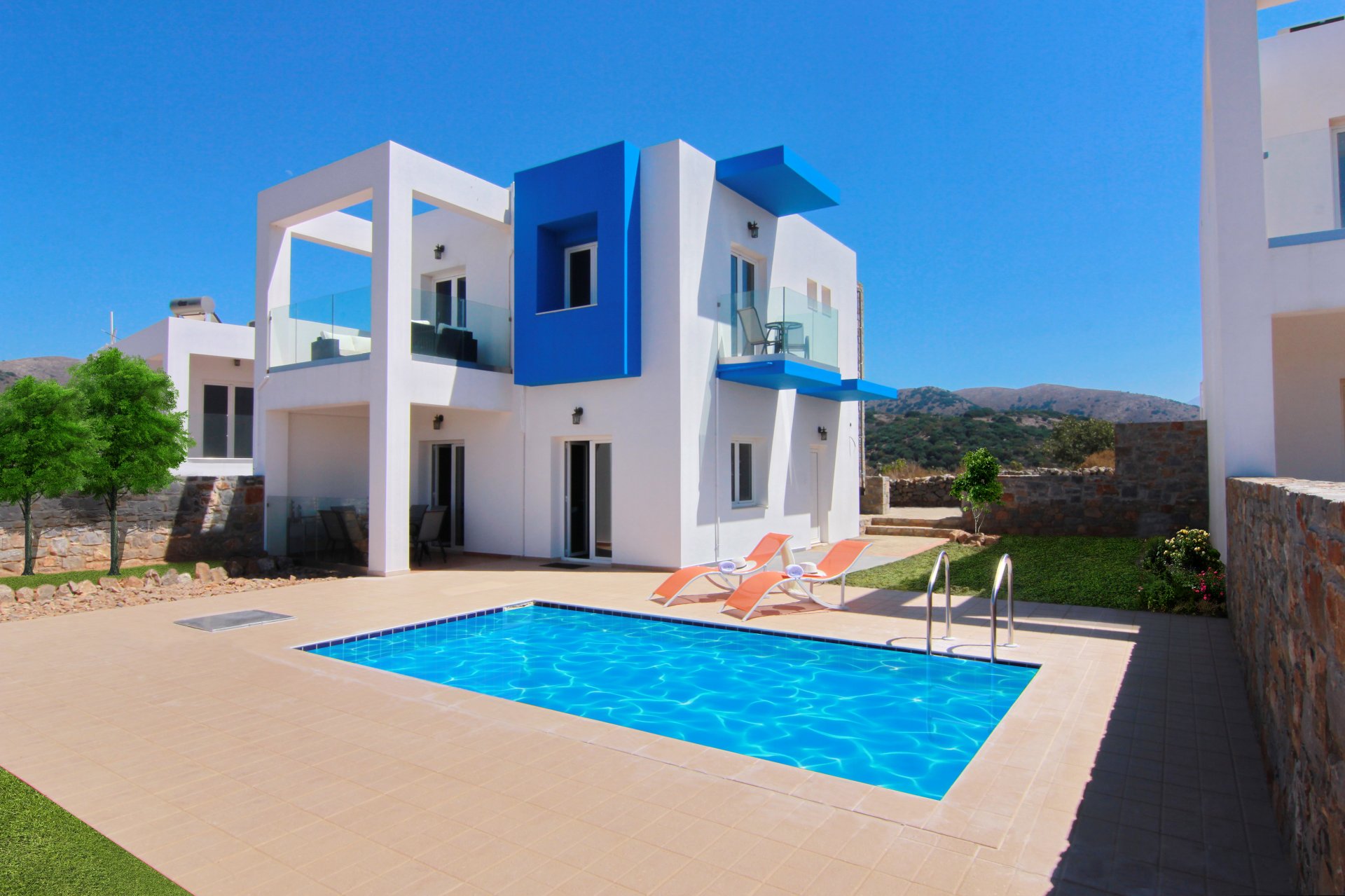 Elegant 3 Bedroom Villa with Sea & Mountain Views — 2