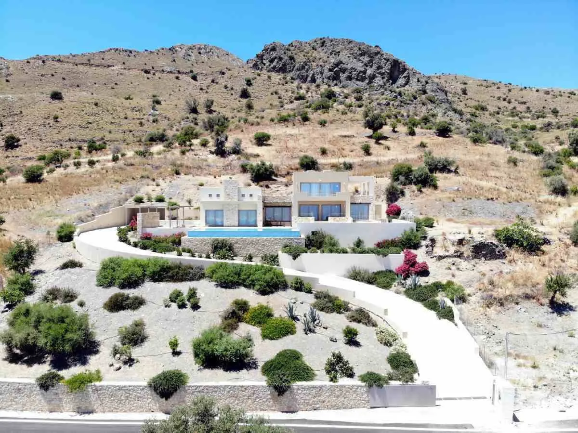 Luxury Sea View Villa with Infinity Pool & Private Plot – Agia Galini, South Crete — 2