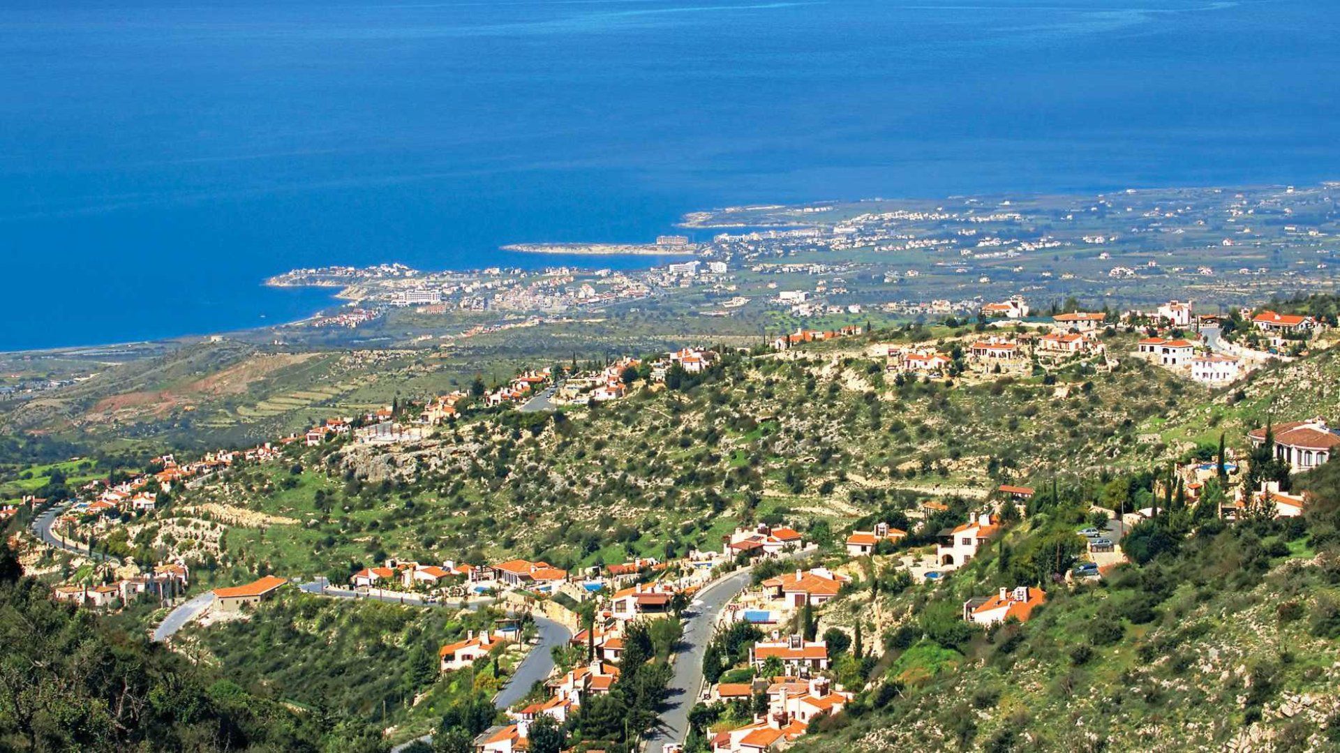 A Timeless Hillside Villa with Panoramic Views and Classic Mediterranean Elegance — 4