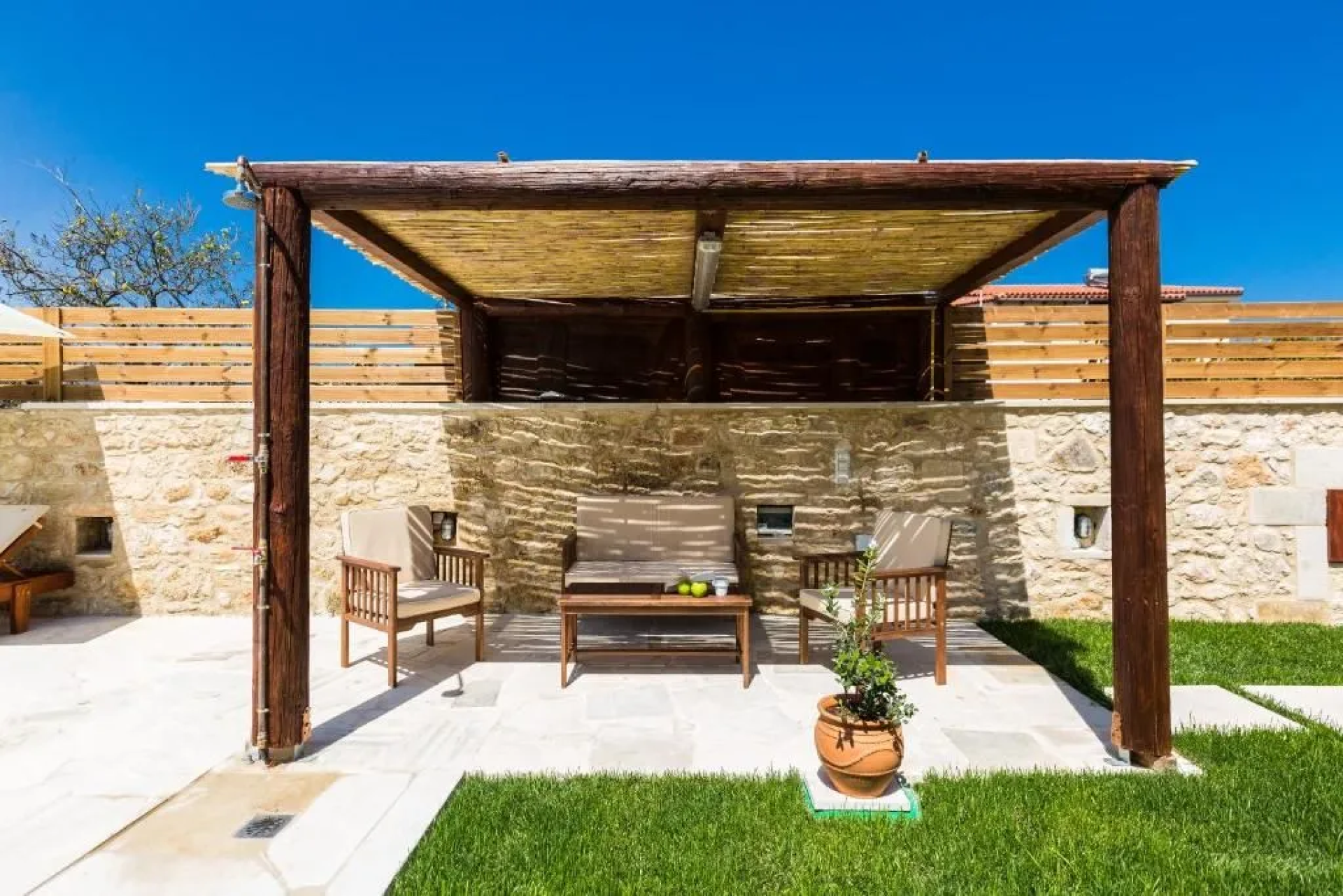 Traditional Stone House with Garden & Pool in Aggeliana — 4