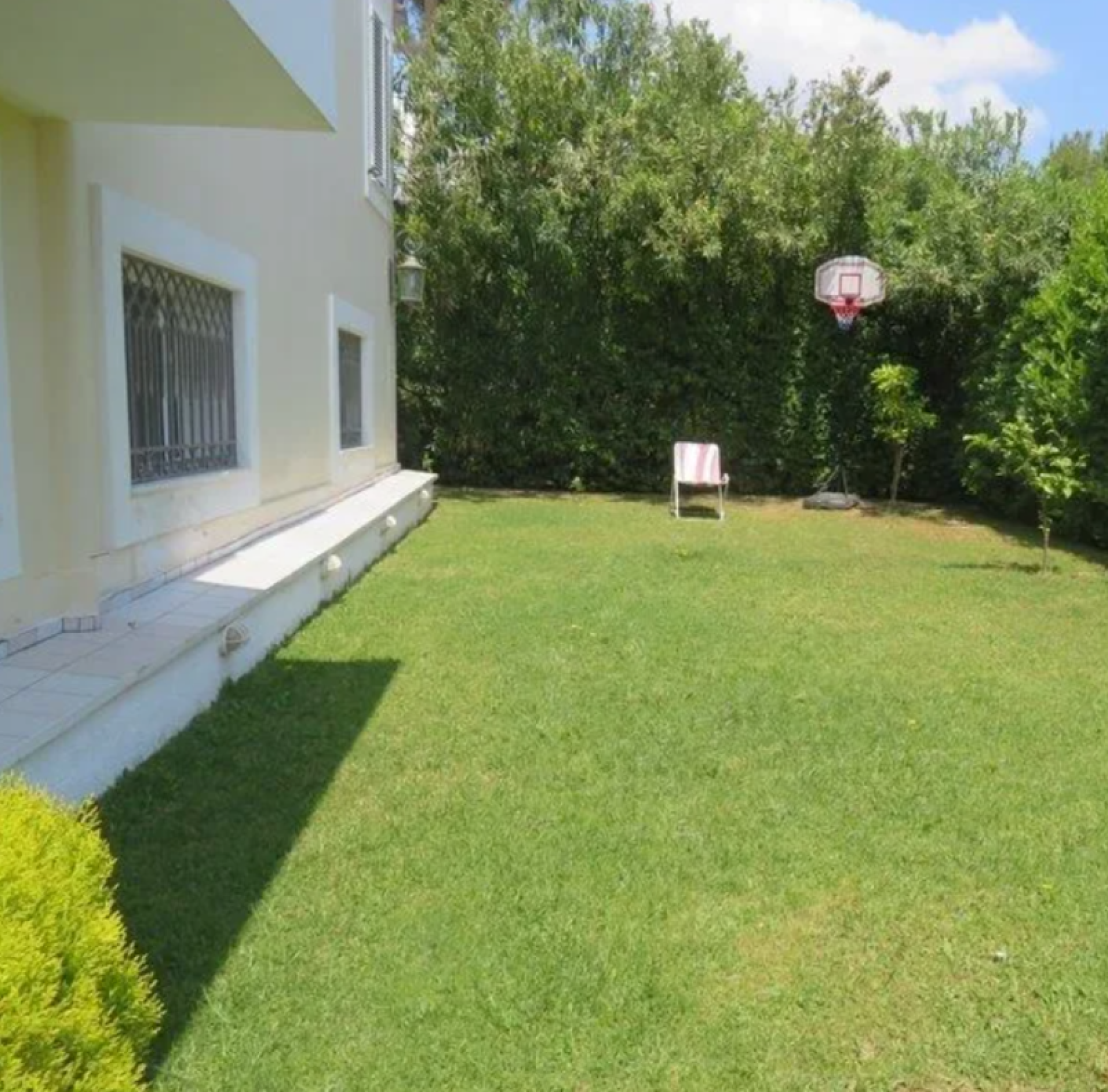 Seaside 6-Bedroom Detached House with Panoramic Views — 3