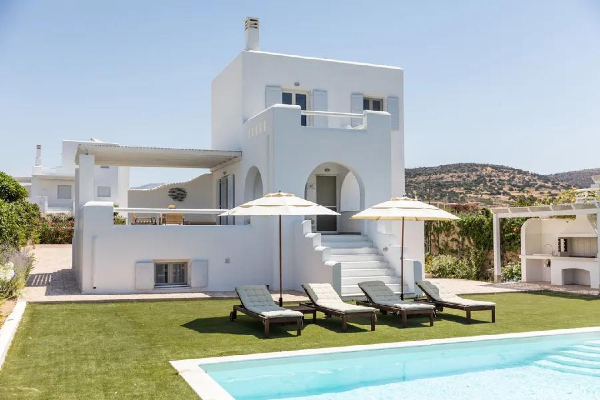 Cycladic 4-Bedroom Villa with Pool and Sea Views in Naxos — 1