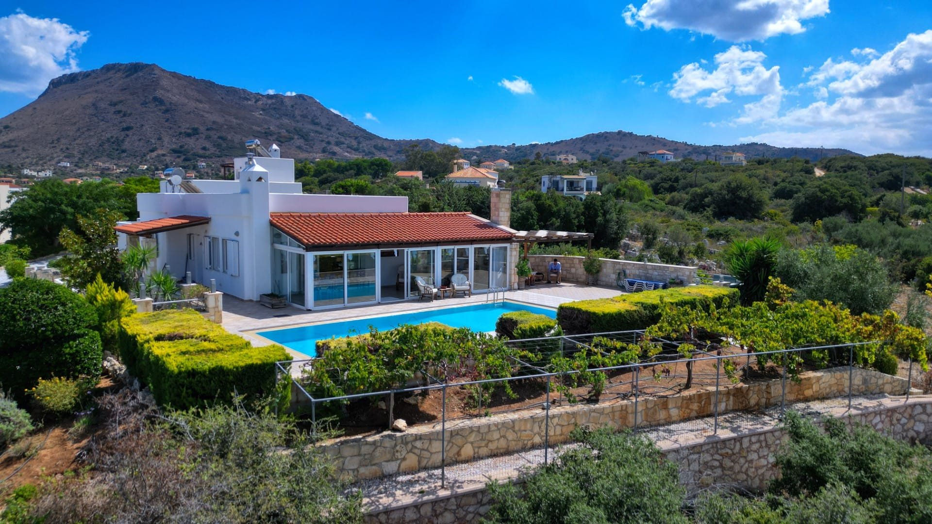 Charming Hilltop Villa with Pool and Panoramic Views Near Plaka Village — 2