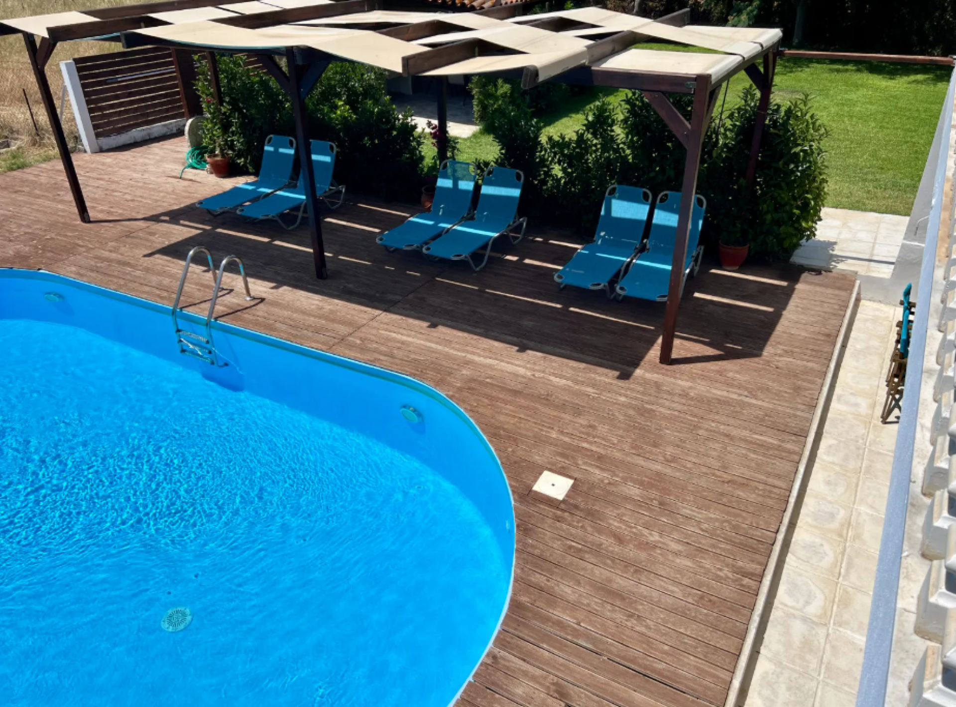 Luxury 6-Bedroom Villa with Pool & Sea View — 4