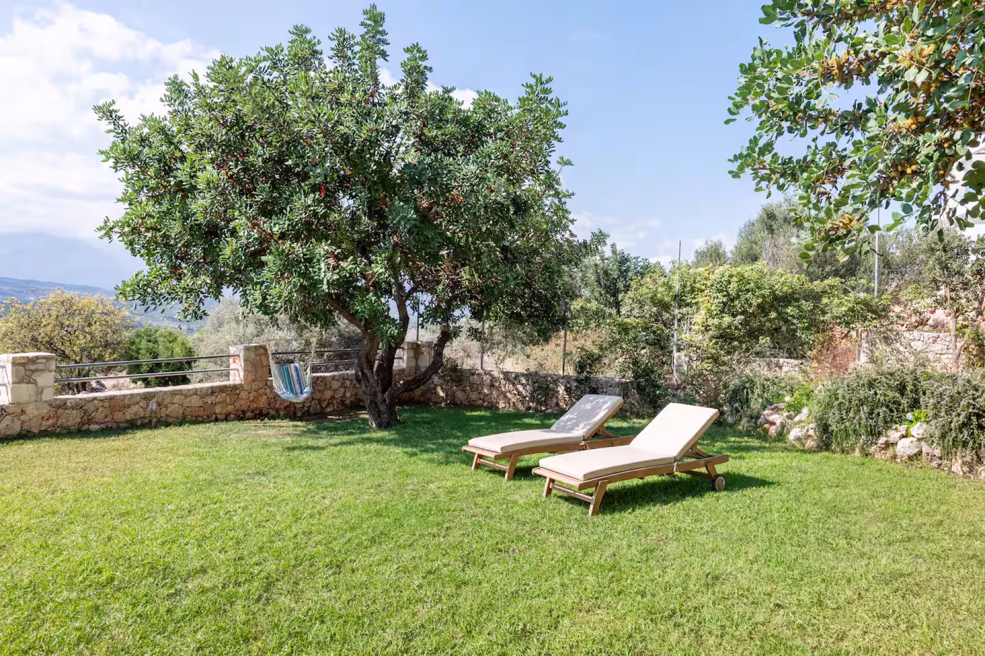 A High-Performing 3-Bedroom Villa with Sea Views and Proven Rental Income — 5