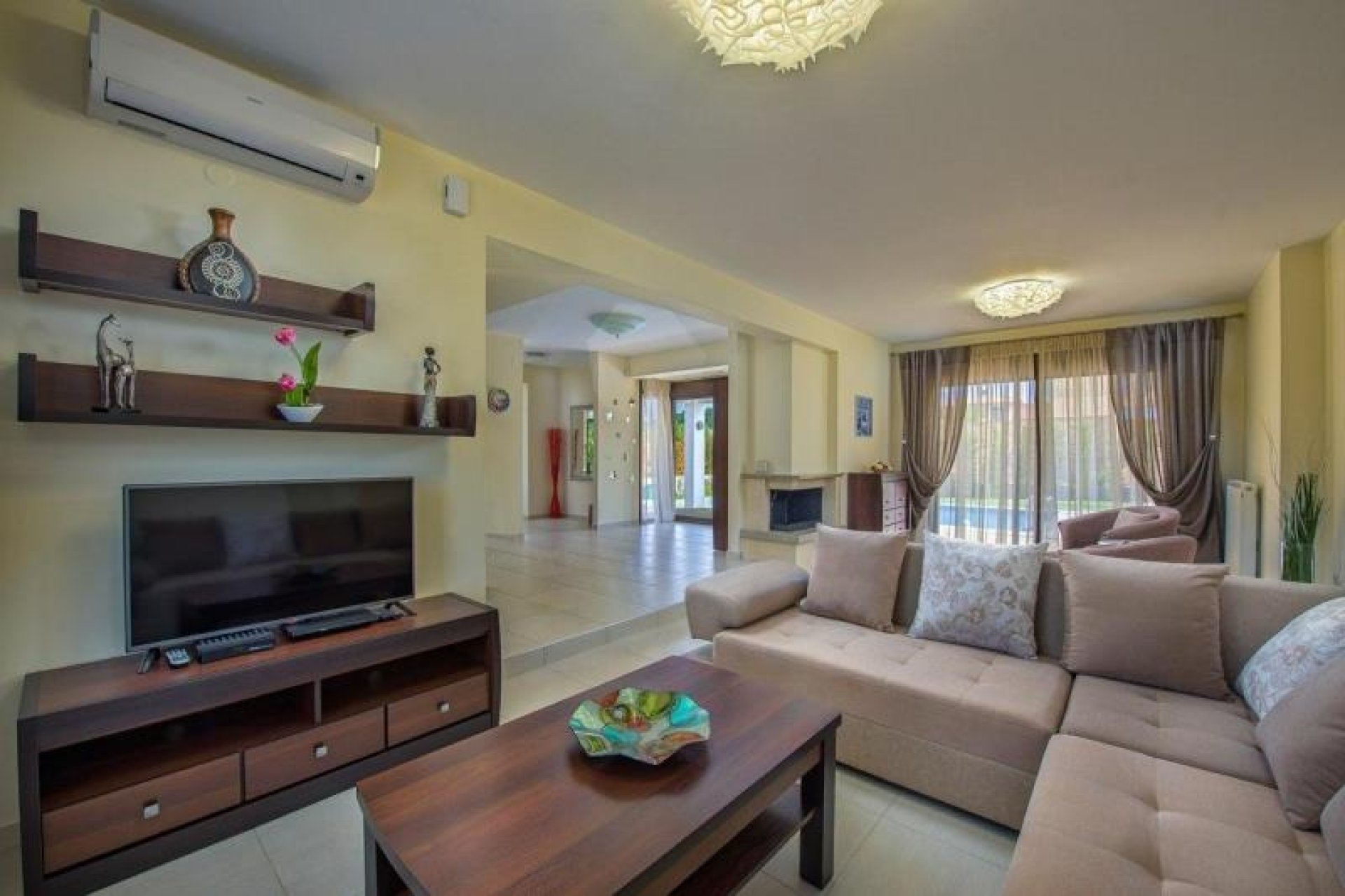 Elegant 4-Bedroom Villa with Pool near Sani Resort, Halkidiki — 5