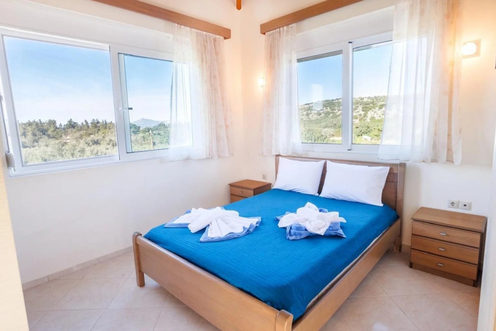Bright 3‑Bedroom Villa with Pool & Panoramic Mountain Views in a Peaceful Setting — 4