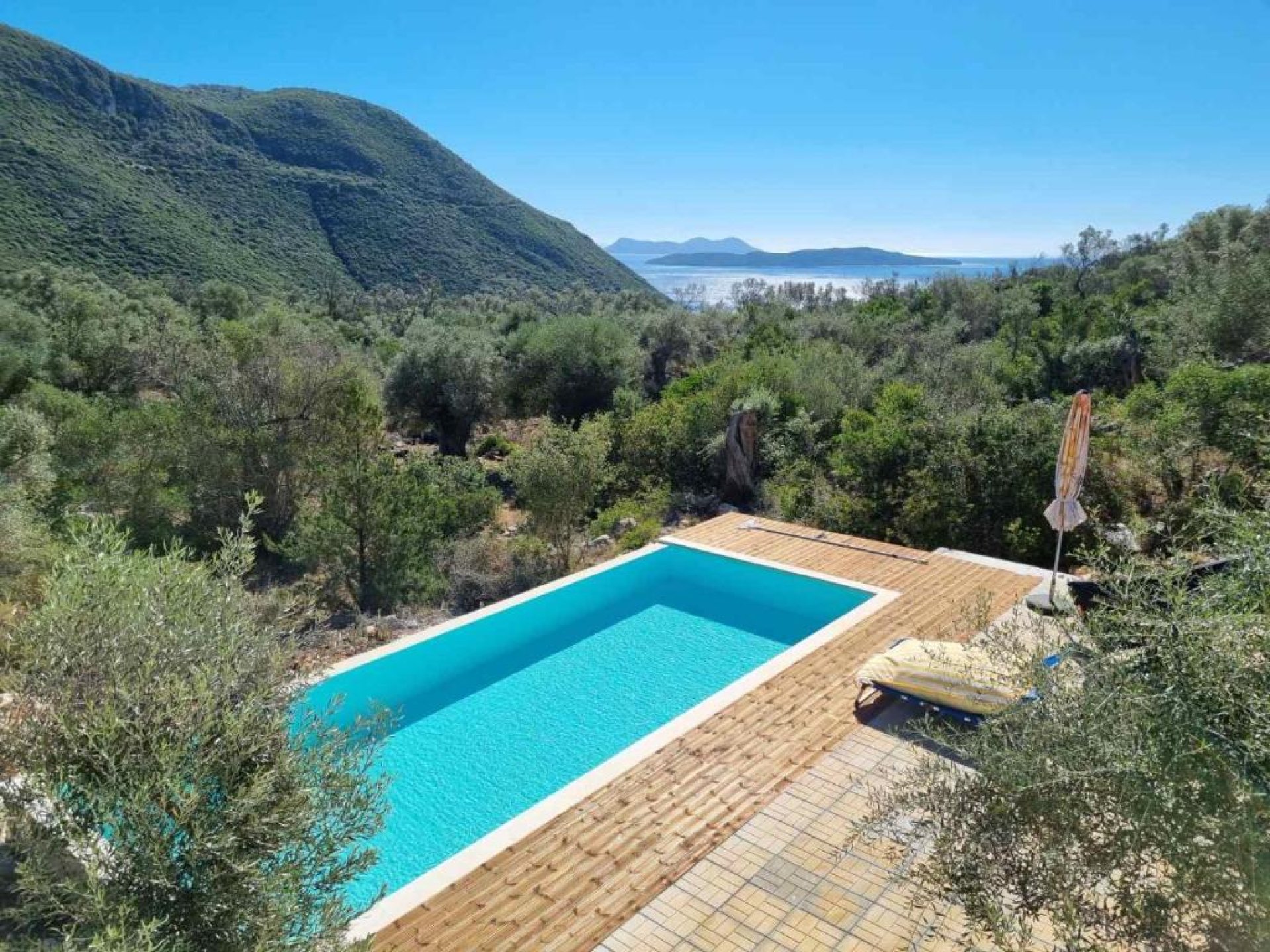Seaside Serenity in Lefkada – A Dual-Apartment Luxury Villa with Breathtaking Views — 1