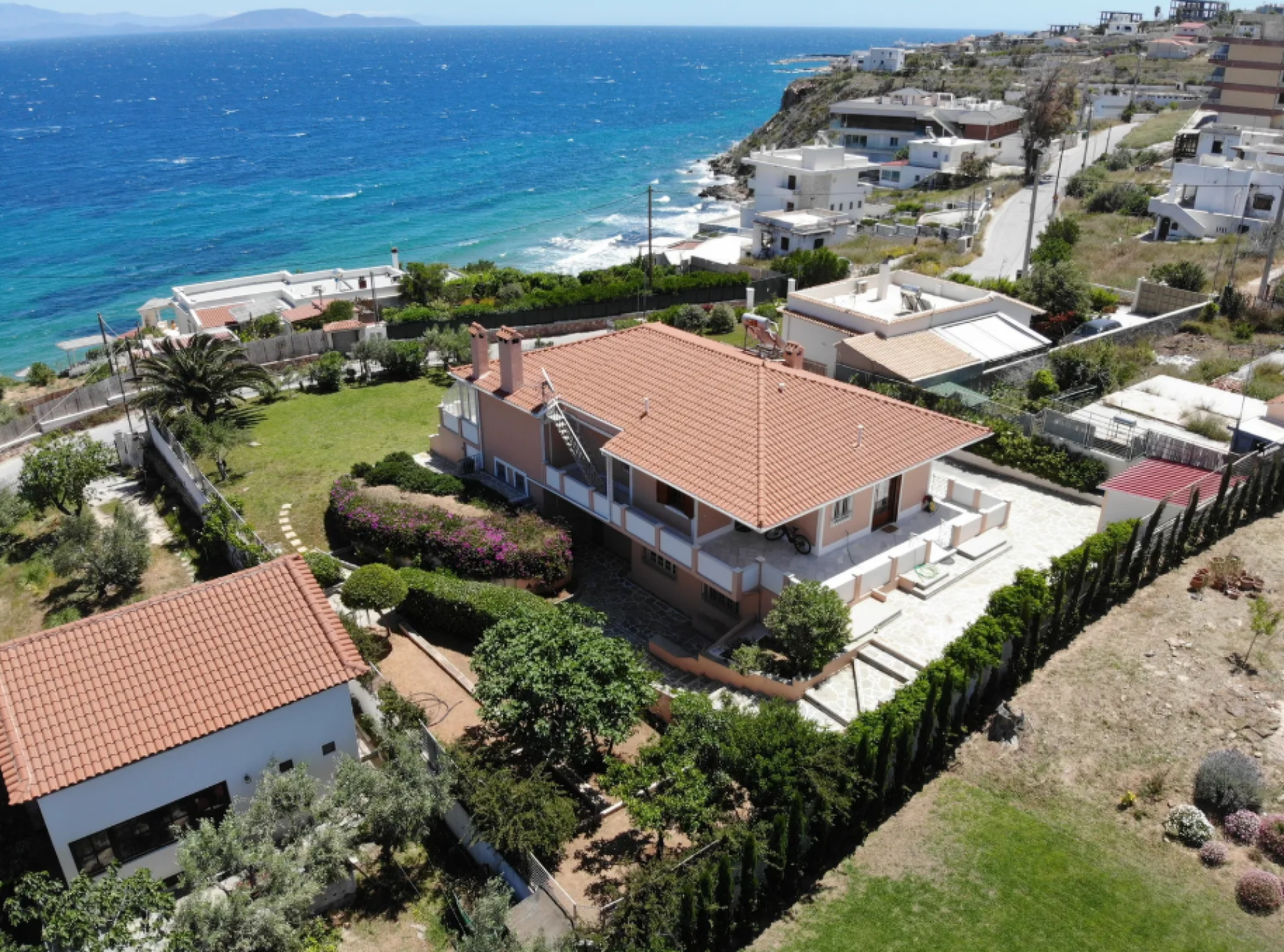 4-Bedroom Villa with Sea View & Spa Room — 2