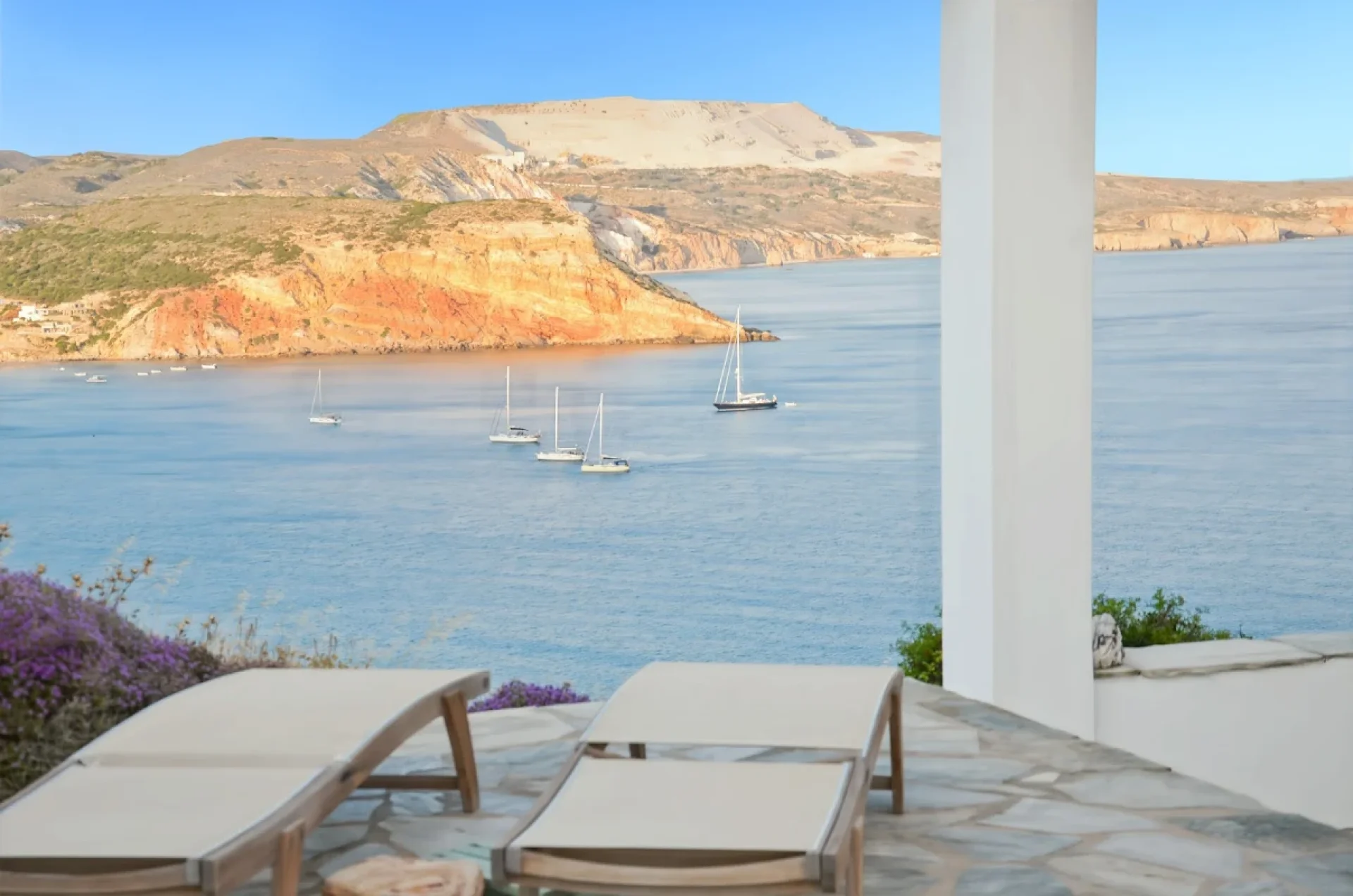 Charming Villa with Guest House & Panoramic Sea Views in Milos — 1