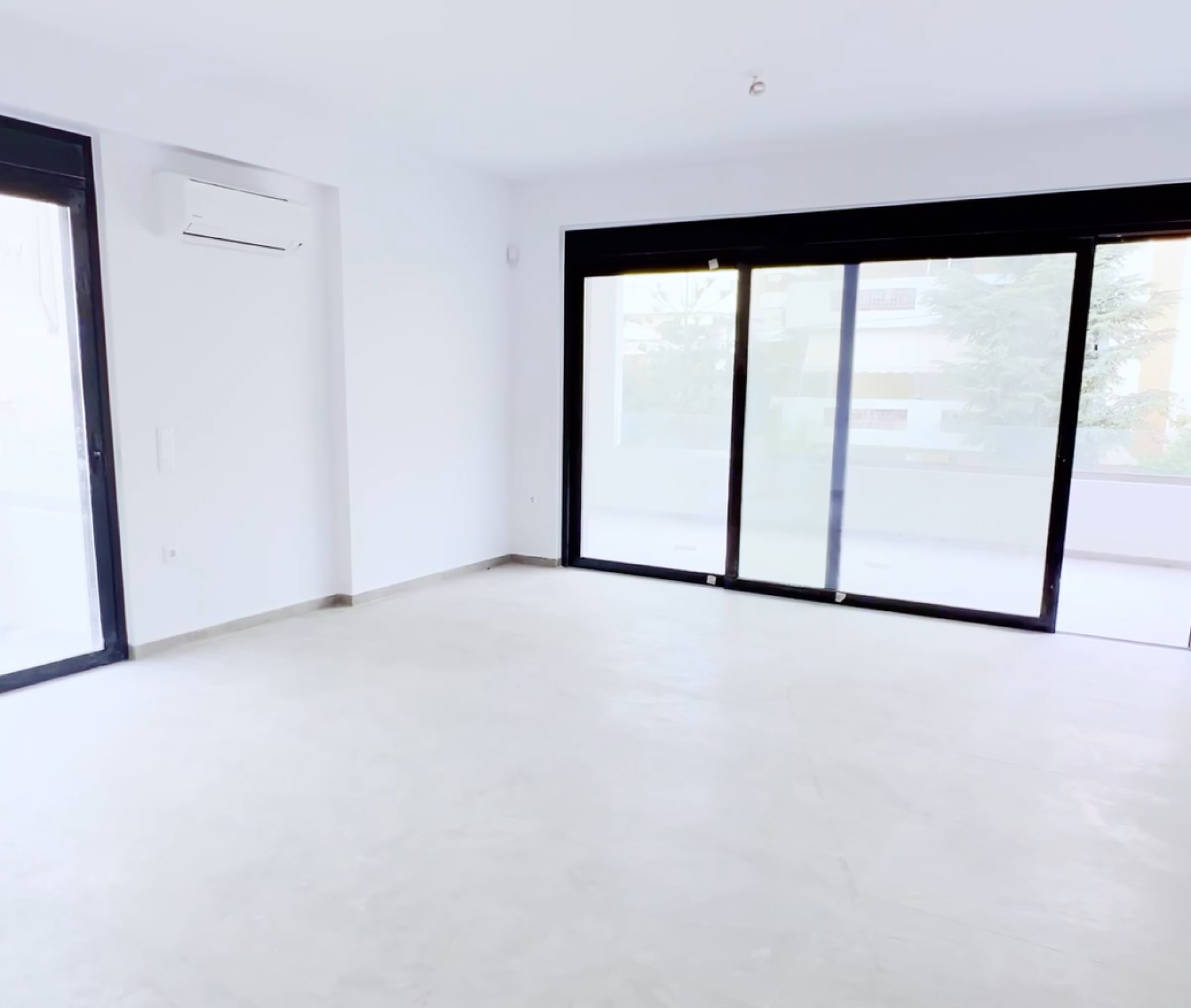 *Ready Brand New * 2 Bedroom Apartment with Spacious Balconies and Underground Parkin in Glyfada — 5