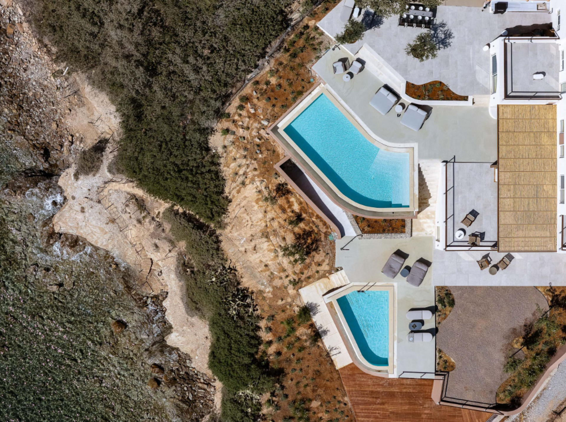 Iconic Seaside Villa with Private Beaches and Panoramic Views in Crete — 5