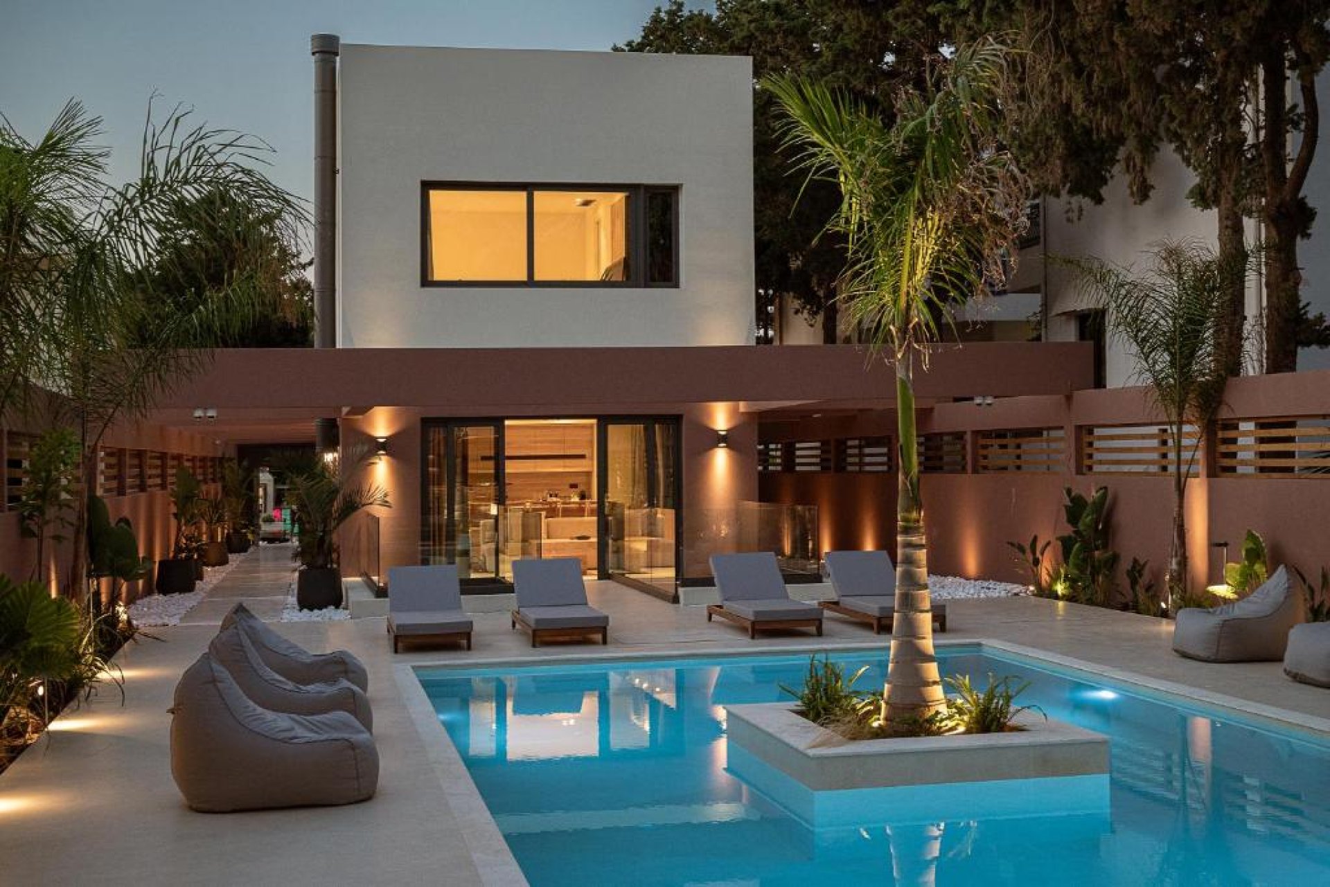 Elegant 5-Bedroom Luxury Villa with Pool & Garden – Malia, Crete — 2