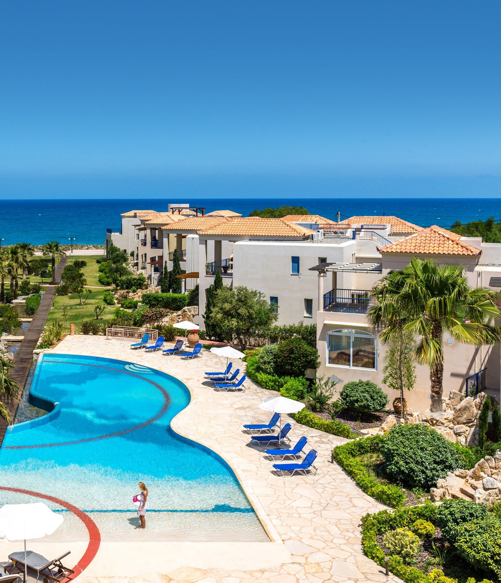 Luxurious Seafront Penthouse with Breathtaking Views — 5