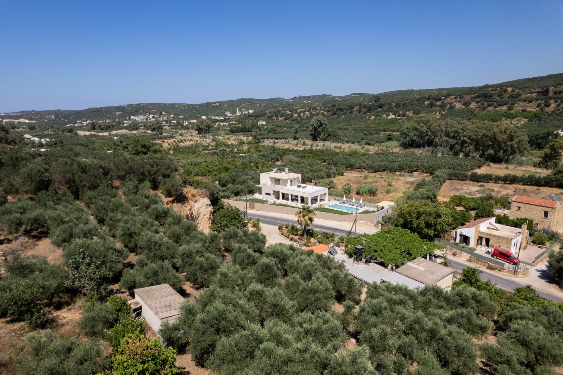 Luxury 4 Bedroom Villa with Panoramic Views and Exceptional Privacy — 6