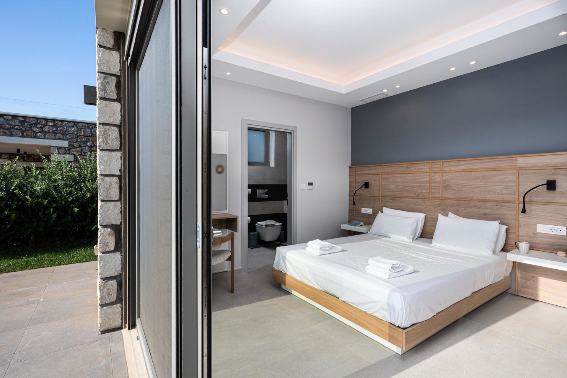 Stone-Built 2-Bedroom Villa with Private Pool & Mountain Views — 4