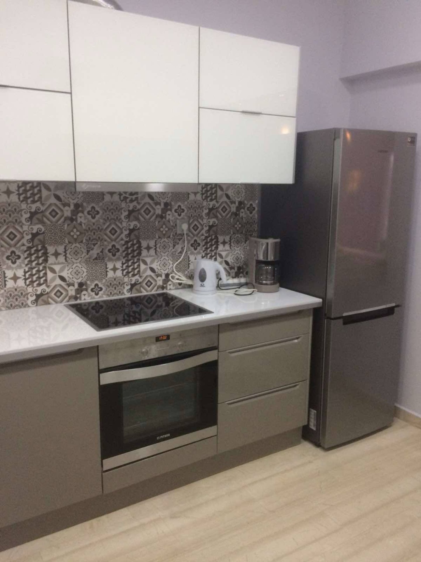 5th Floor Renovated 2 Bedroom Apartment — 6