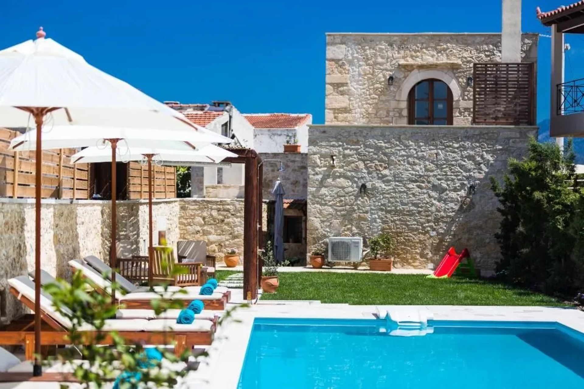 Traditional Stone House with Garden & Pool in Aggeliana — 2
