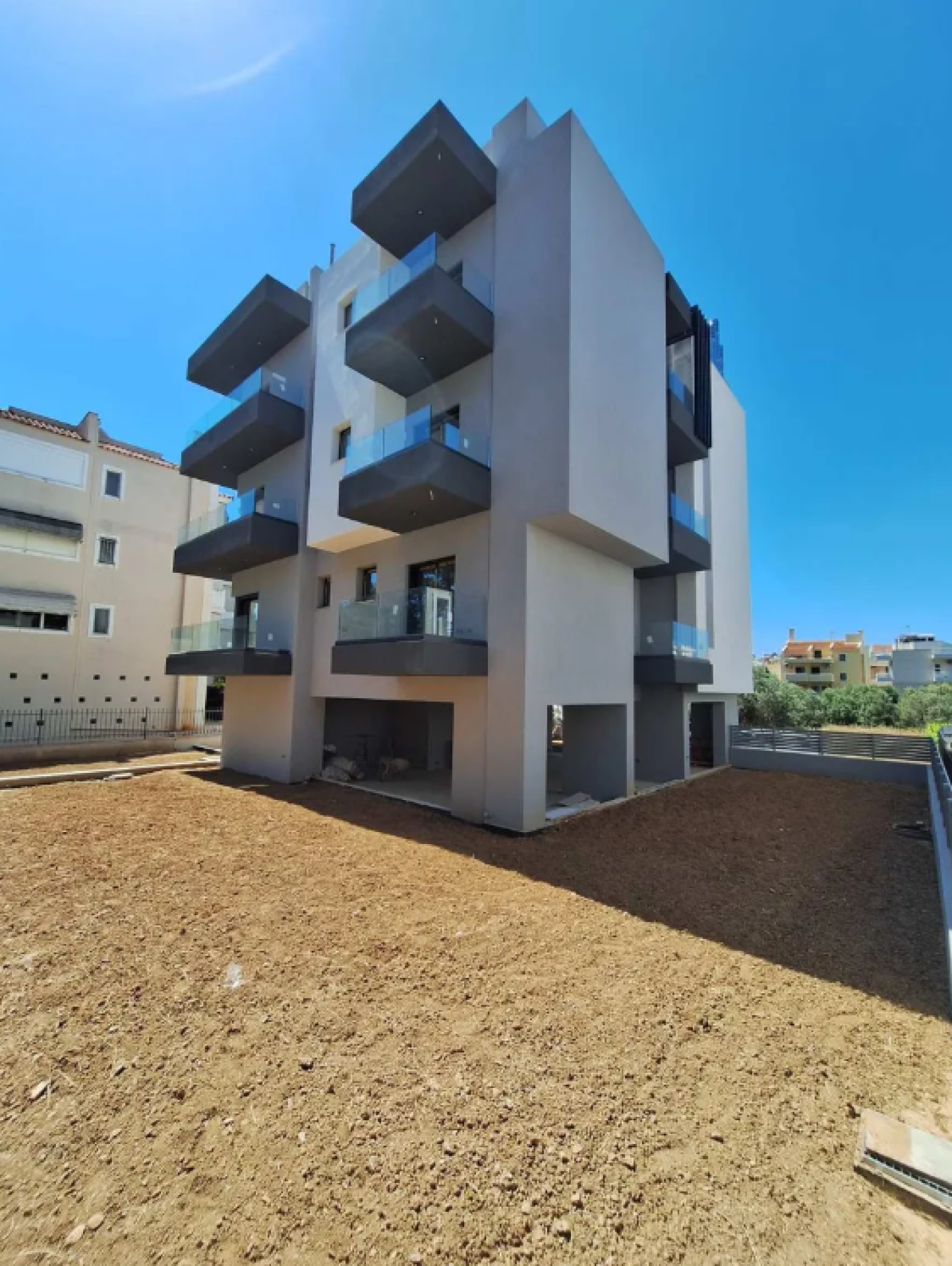 Modern 3-Bedroom Apartment — 6