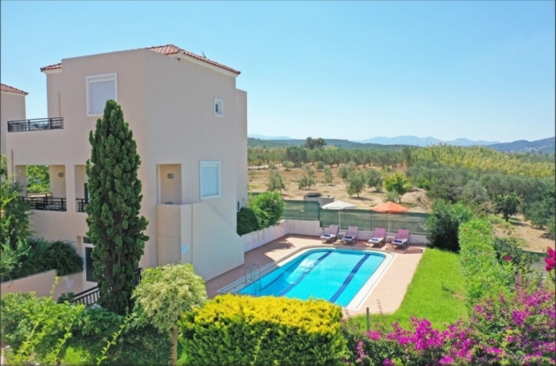 Elegant 3 Bedroom Villa with Private Pool and Seaview — 3