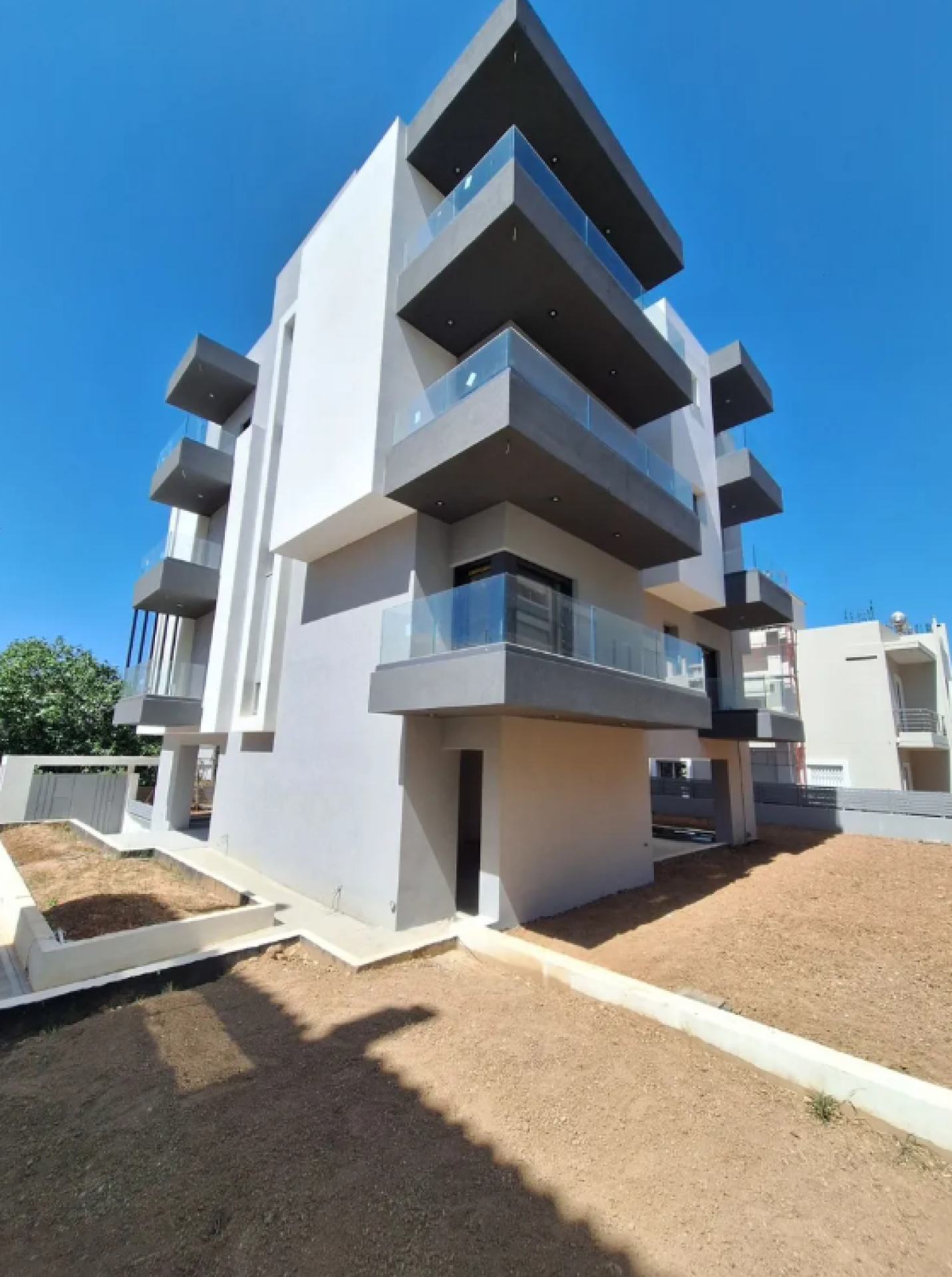 Modern 3-Bedroom Apartment — 4
