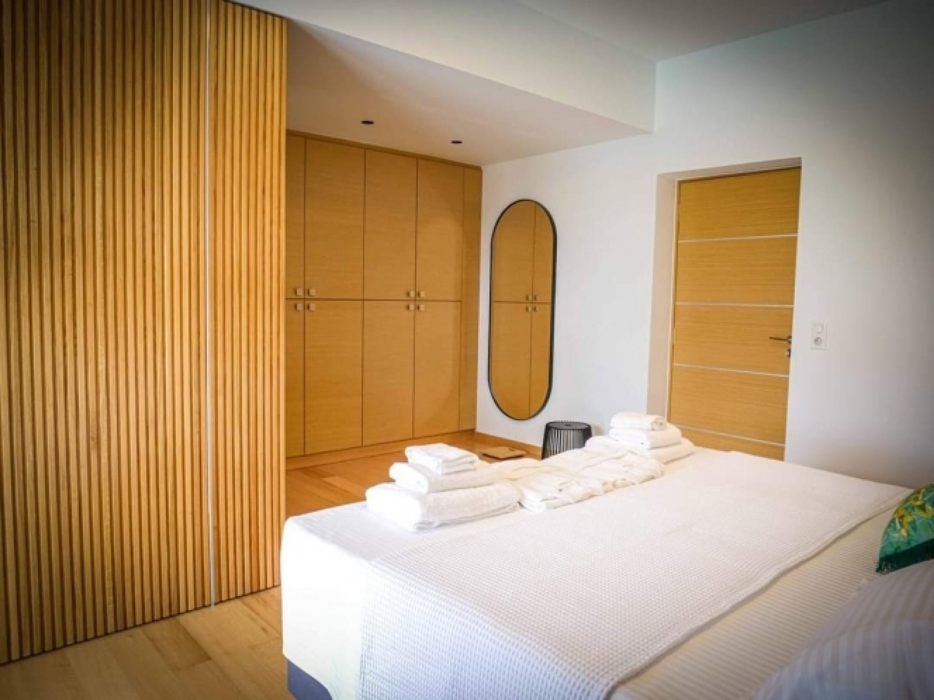 Spacious Luxury Villa with Pool and Panoramic Views — 4