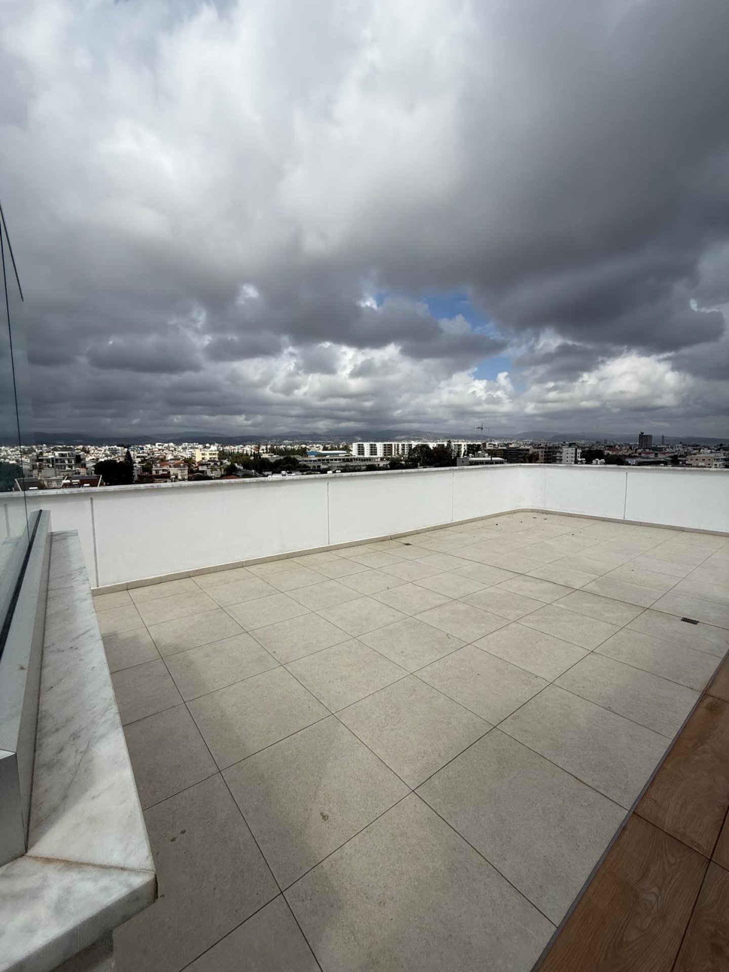 A Private Penthouse Oasis with Premium Amenities — 6