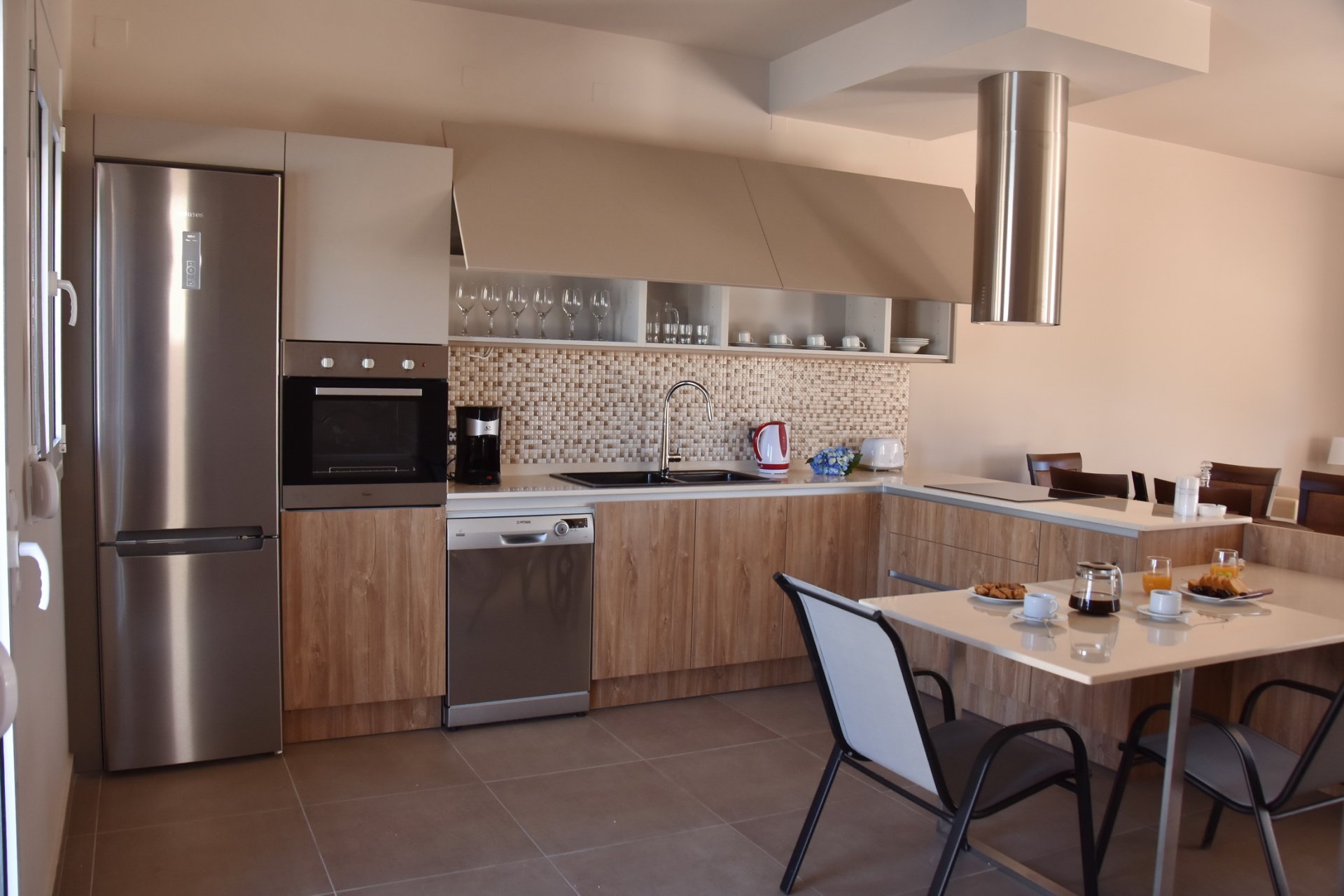Exclusive 2 Bedroom Villa Offering Sea, Mountain & Garden Views — 1