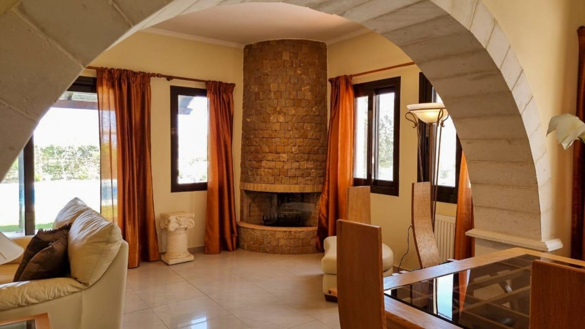A Coastal Villa with Sea Views & Private Pool - An Ideal Home by the Beach — 5