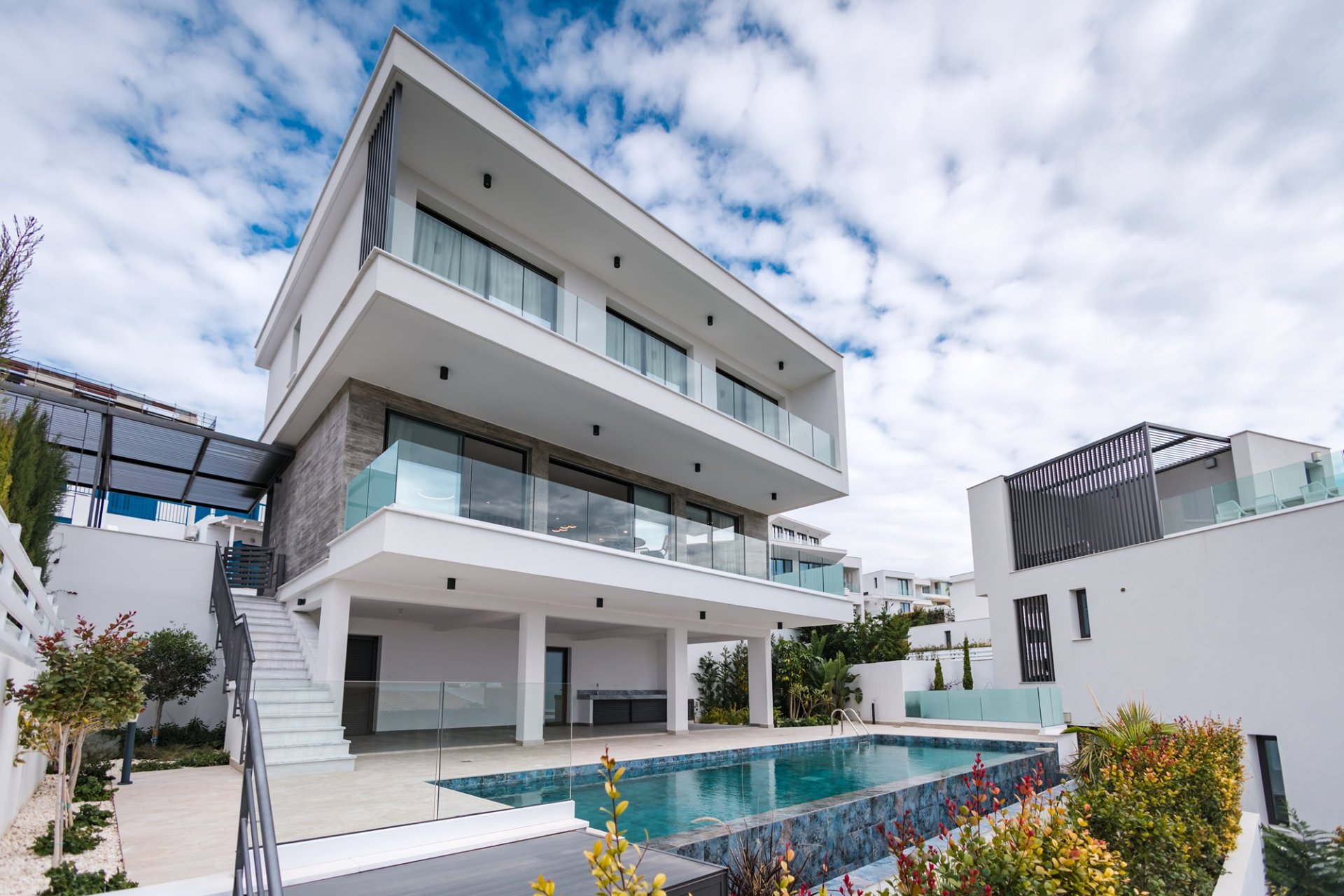 A Light‑Filled Three‑Bedroom Retreat With Private Pool and Panoramic Sea Views — 2