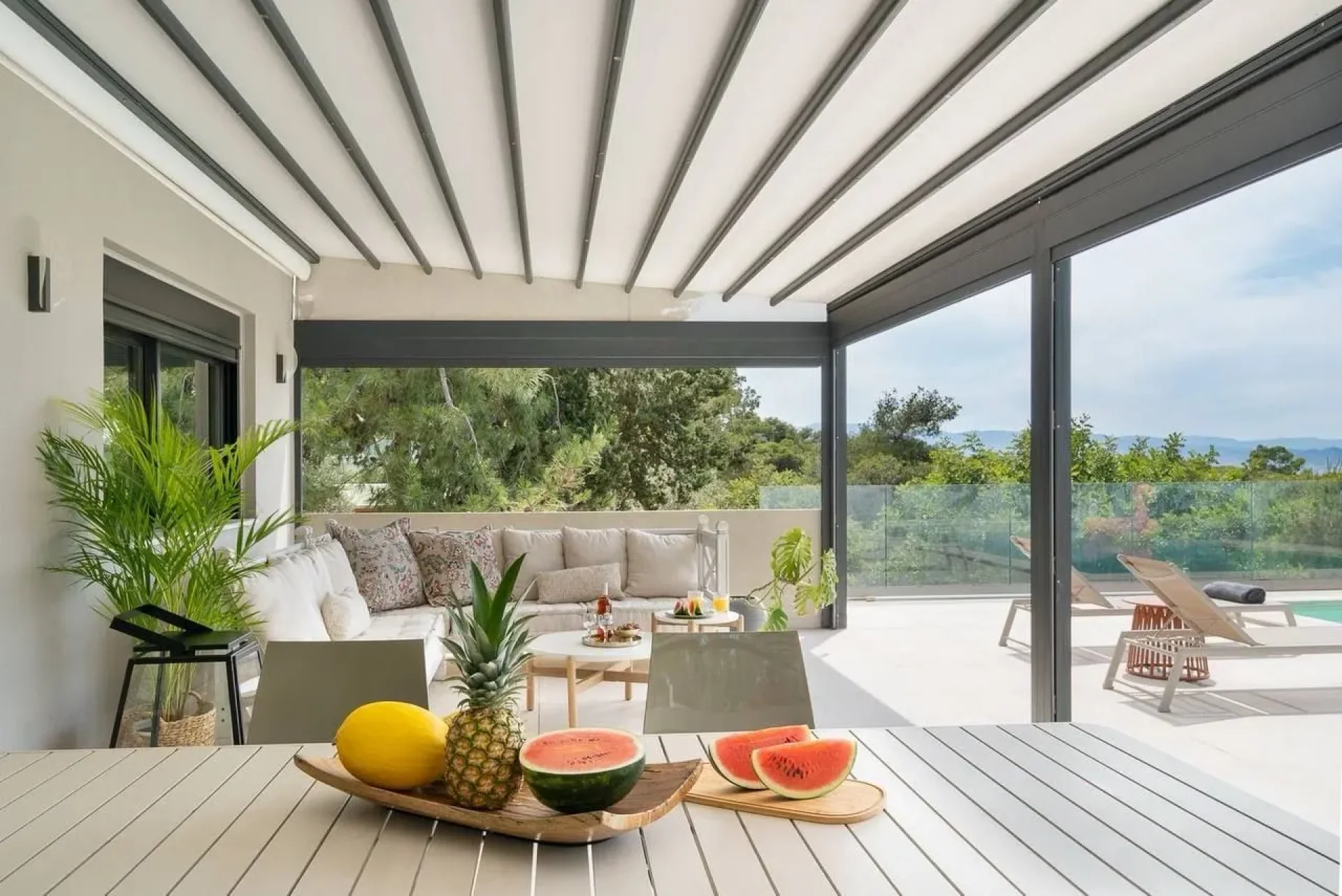 Beautiful 4 Bedroom Bungalow with Sea Views and A Swimming Pool — 5