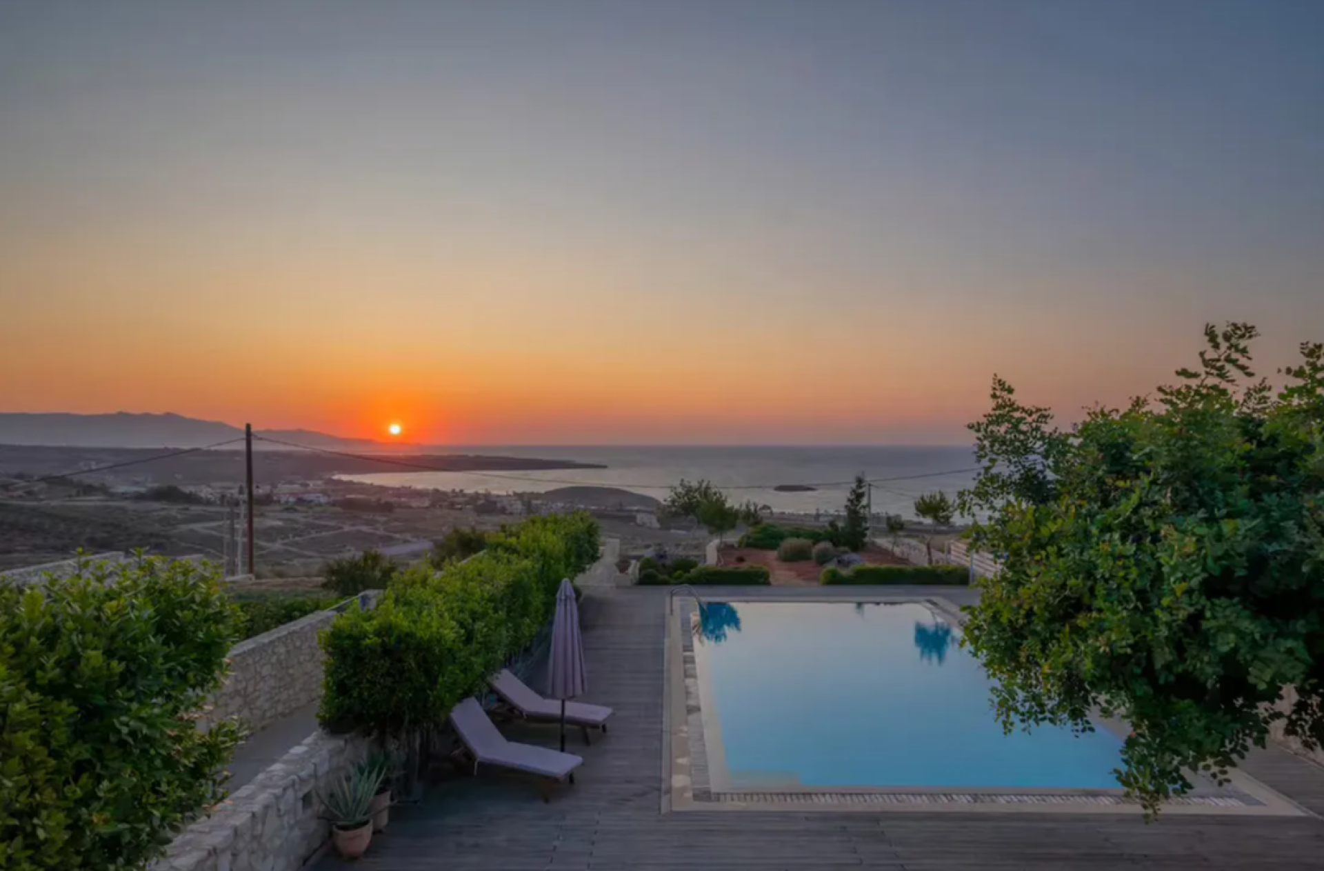Elegant Coastal Villa with Panoramic Sea Views and Absolute Privacy — 4