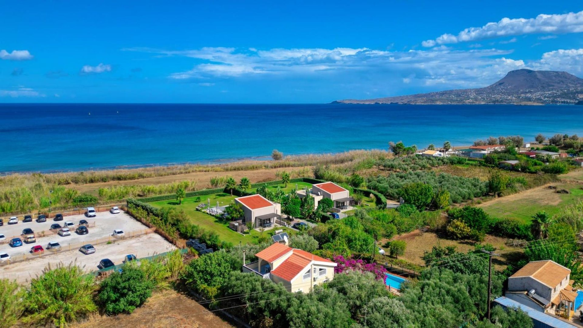 Private Family Villa with Pool Just 2 Minutes from the Beach — 2