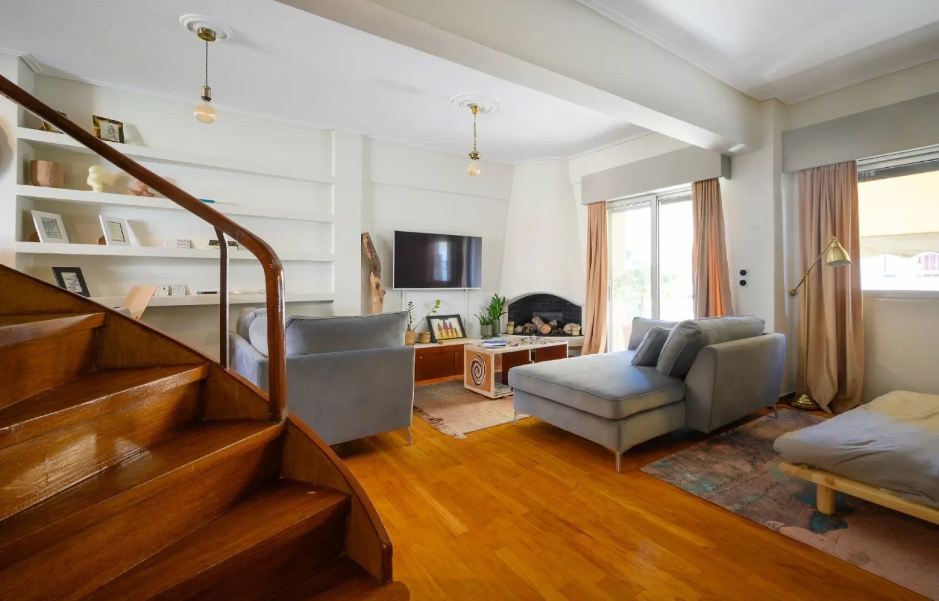 A Renovated Maisonette With Flexible Living Spaces And Strong Investment Potential — 4