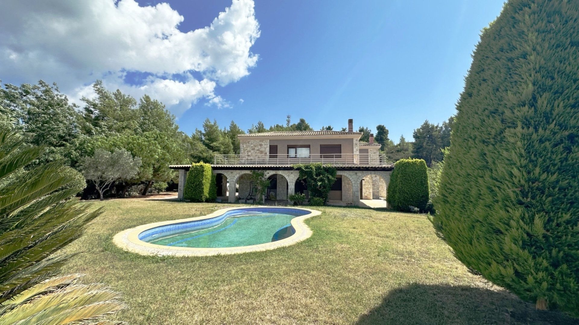 Price Reduced Amazing Villa Opportunity — 3