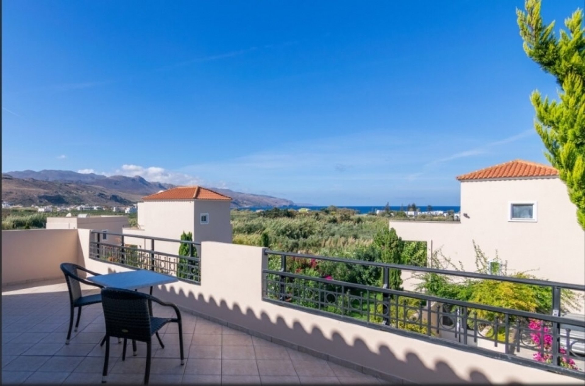 Elegant 3 Bedroom Villa with Private Pool and Seaview — 1