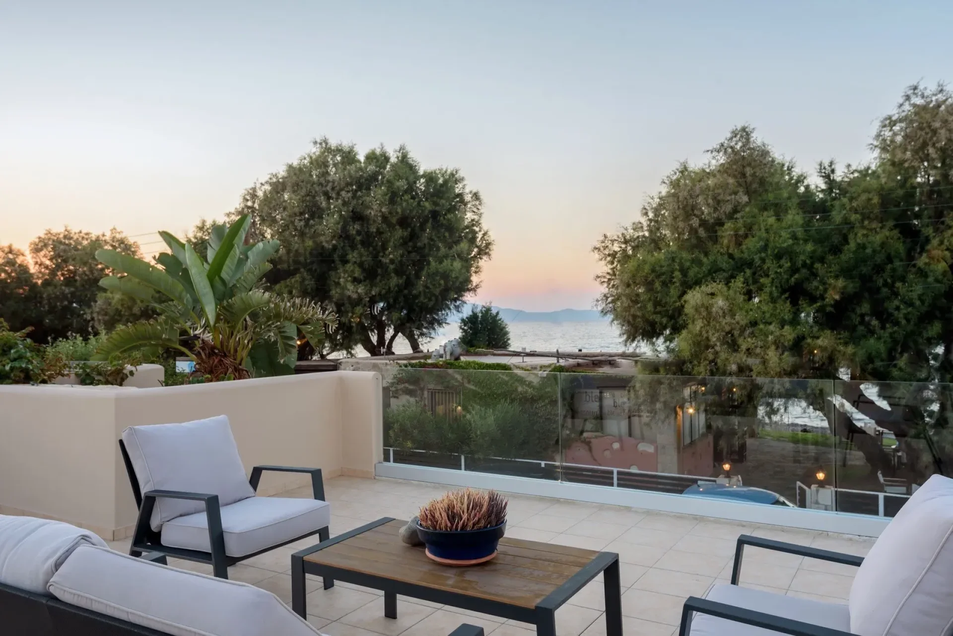 Seafront Villa with Private Pool in Crete — 2