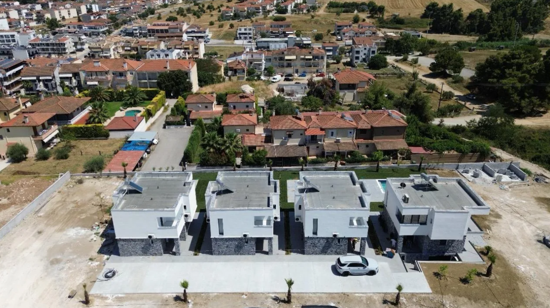 Luxury Newly Built Villa with Private Pool — 2