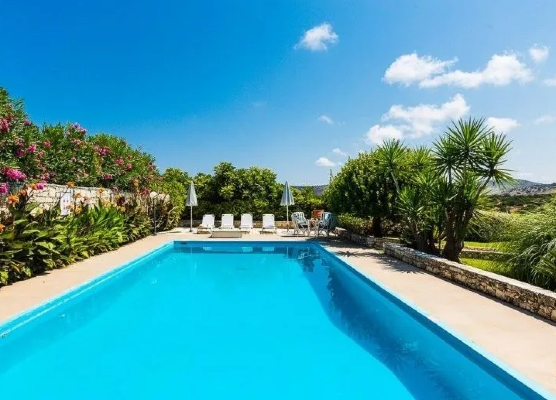 Charming Restored 2-Bedroom Traditional Villa with Private Pool — 2