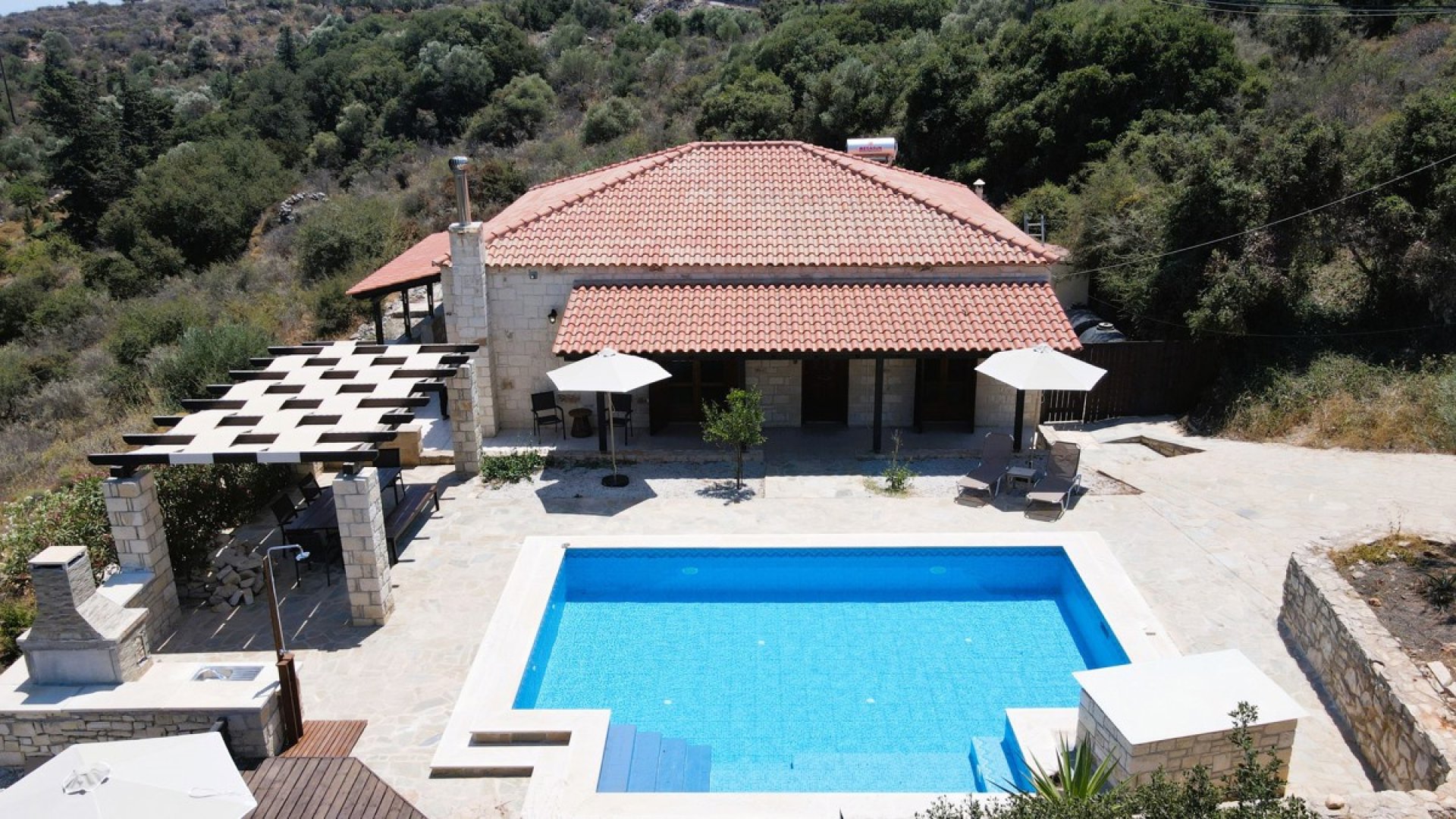 Charming Stone Bungalow with Private Pool — 2