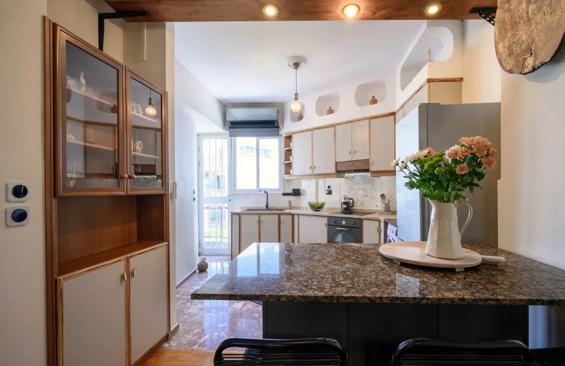 A Renovated Maisonette With Flexible Living Spaces And Strong Investment Potential — 3