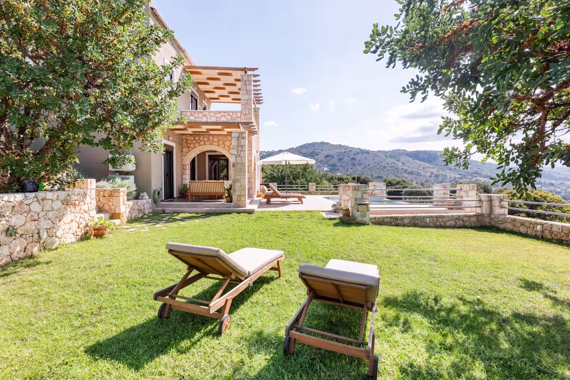 A High-Performing 3-Bedroom Villa with Sea Views and Proven Rental Income — 6