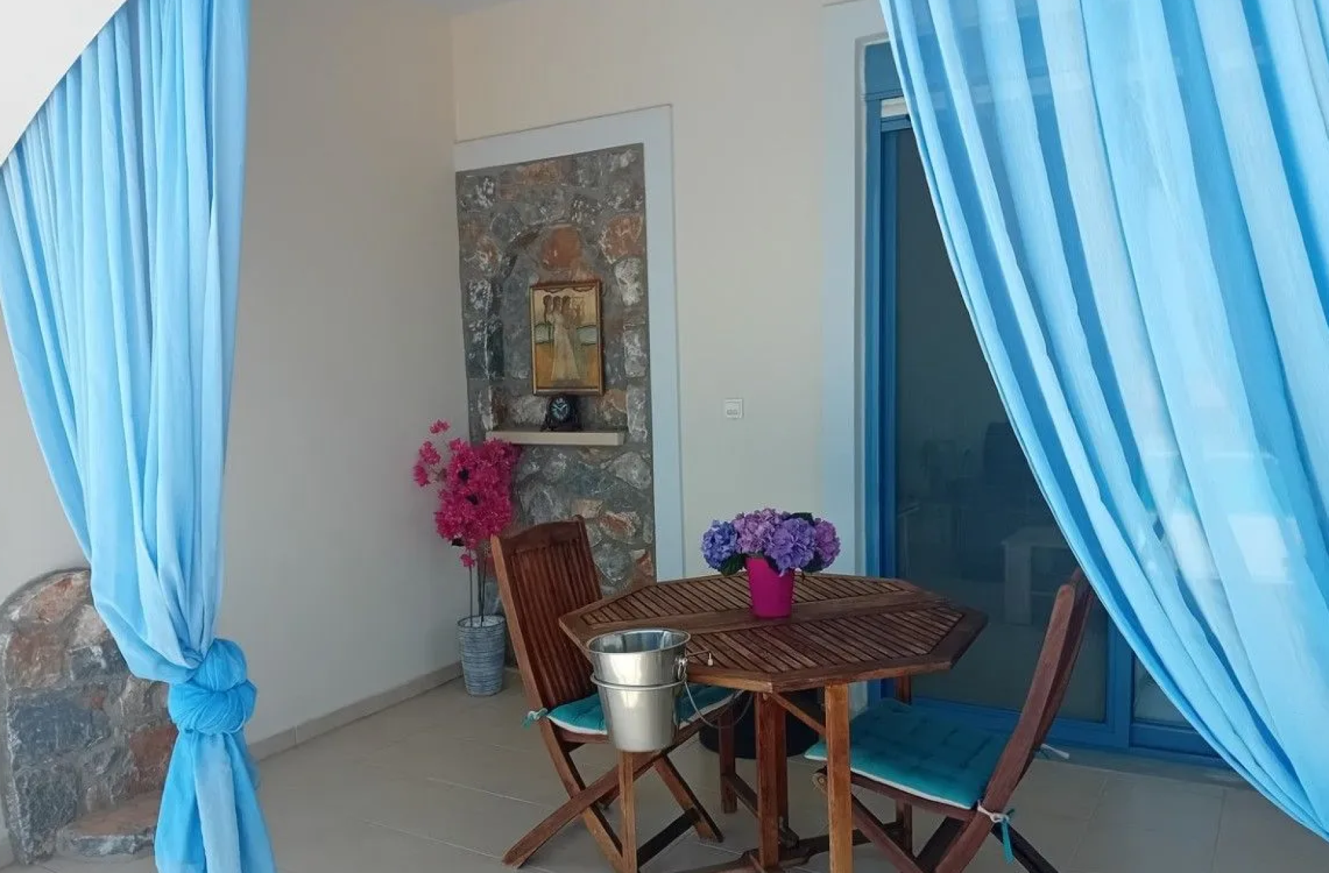 Elegant 2-Bedroom Villa with Infinity Pool & Panoramic Sea Views — 3