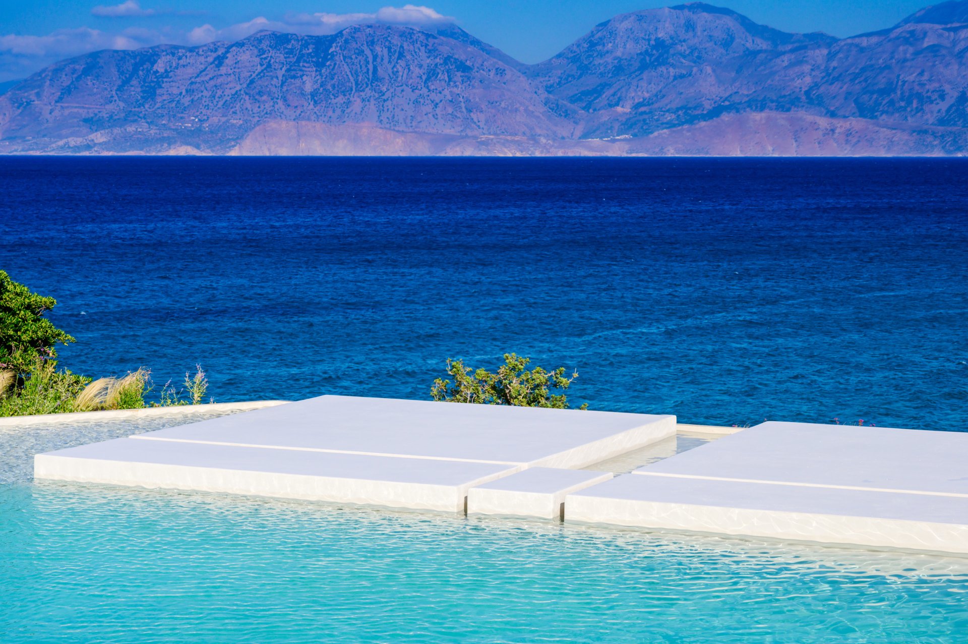 A Rare Seaside Estate with Private Beach Access — 6