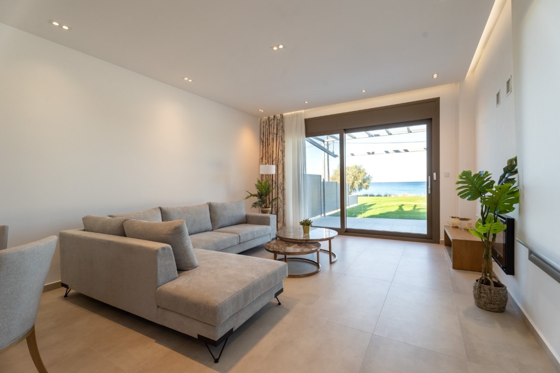 Luxury Seafront Villa — 6